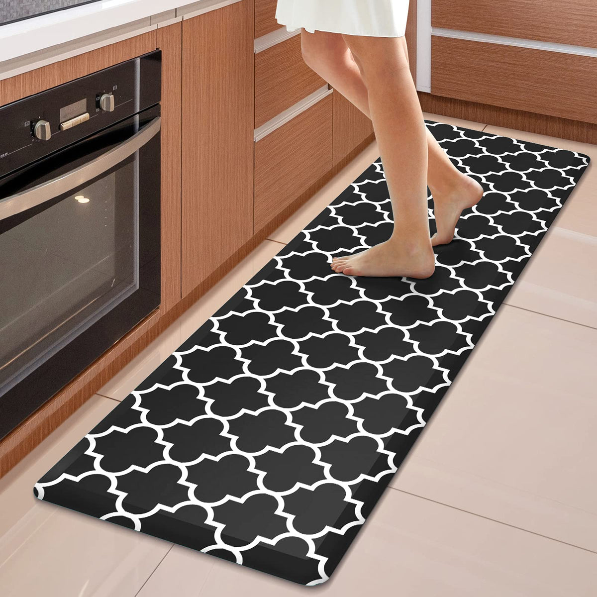WISELIFE Anti-Fatigue Cushioned Kitchen Mat / Rug ,17.3"x 28",Non Slip Heavy Duty PVC Ergonomic Waterproof Comfort Rugs for Floor Home, Office, Sink, Laundry,Black