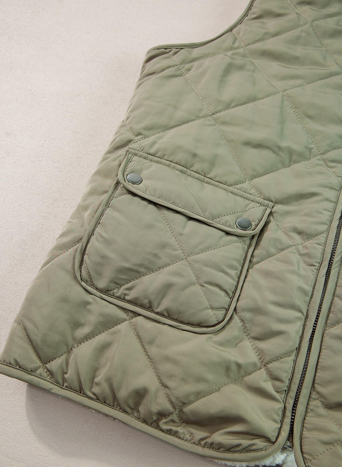 SHEWIN Women Puffer Vest Casual Stand Collar Sleeveless Puffer Jacket Warm Winter Reversible Zip Up Outerwear with Pockets