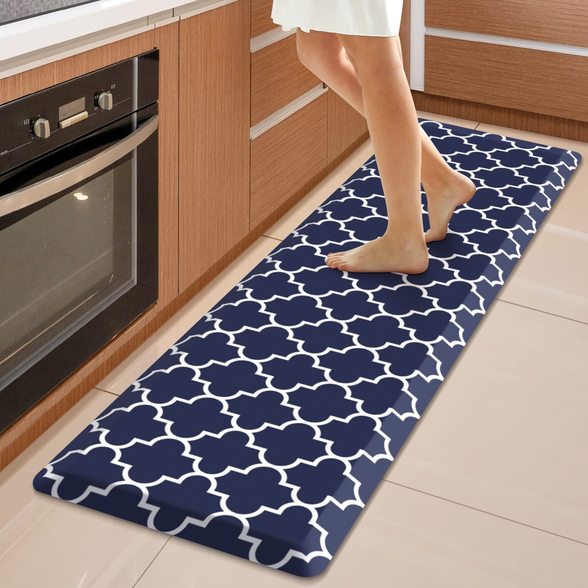 WISELIFE Anti-Fatigue Cushioned Kitchen Mat / Rug ,17.3"x 28",Non Slip Heavy Duty PVC Ergonomic Waterproof Comfort Rugs for Floor Home, Office, Sink, Laundry,Black