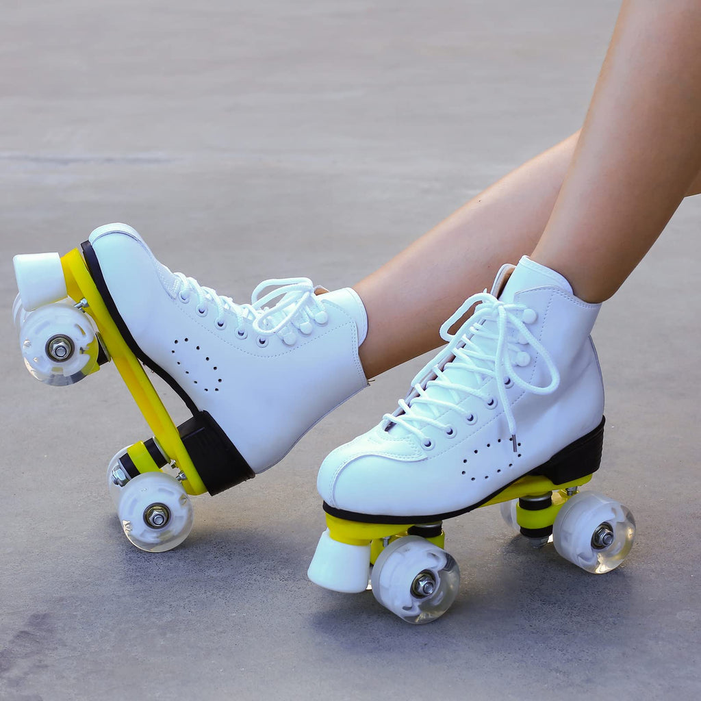Roller Skates for Men and Women, Black Derby Roller Skates with 4 Shiny Wheel, Classic Double-Row Roller Skates for Indoor and Outdoor