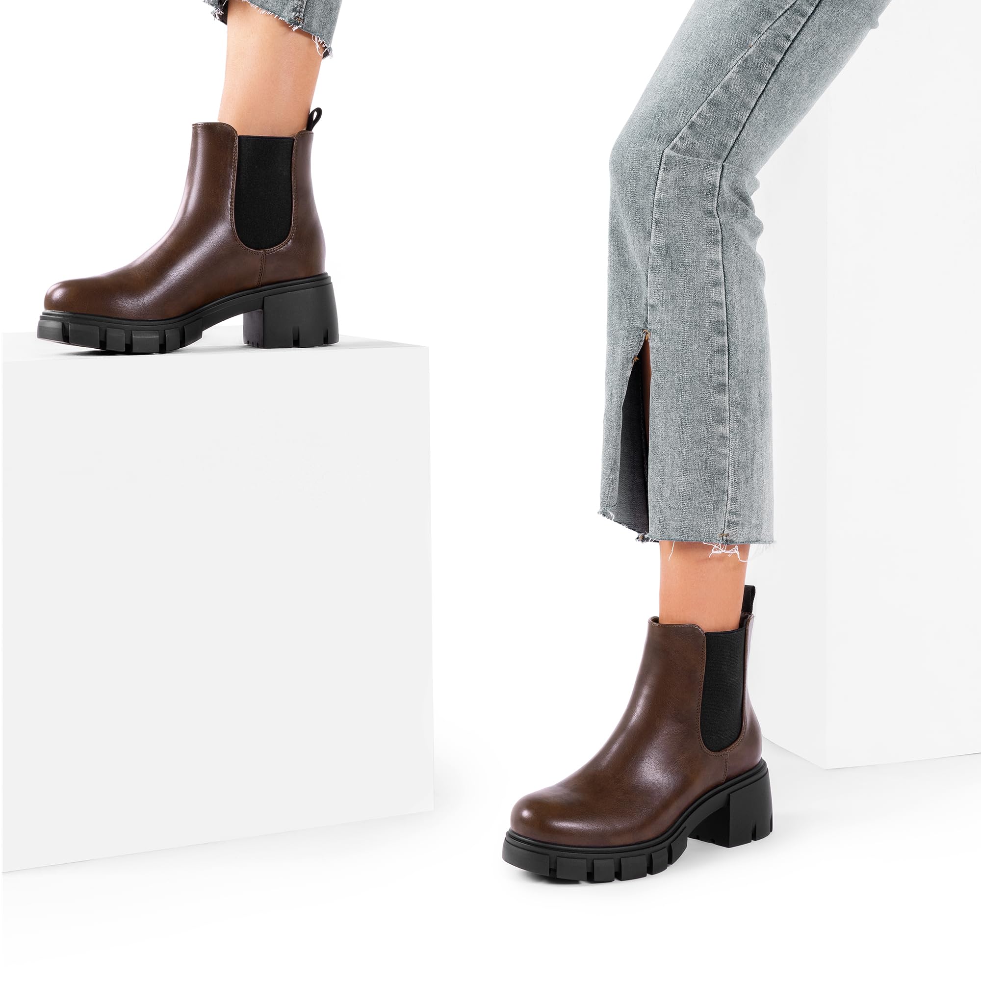 DREAM PAIRS Women's Elastic Chelsea Ankle Boots Platform Low Chunky Block Heel Lug Sole Slip on Fall Heeled Booties Shoes