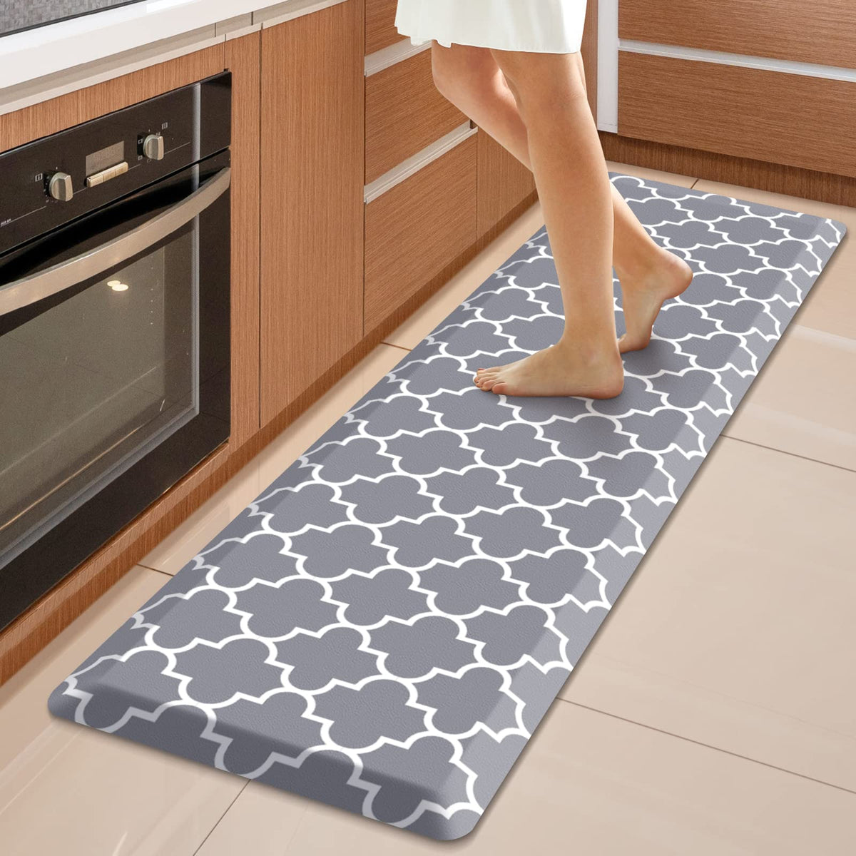 WISELIFE Anti-Fatigue Cushioned Kitchen Mat / Rug ,17.3"x 28",Non Slip Heavy Duty PVC Ergonomic Waterproof Comfort Rugs for Floor Home, Office, Sink, Laundry,Black