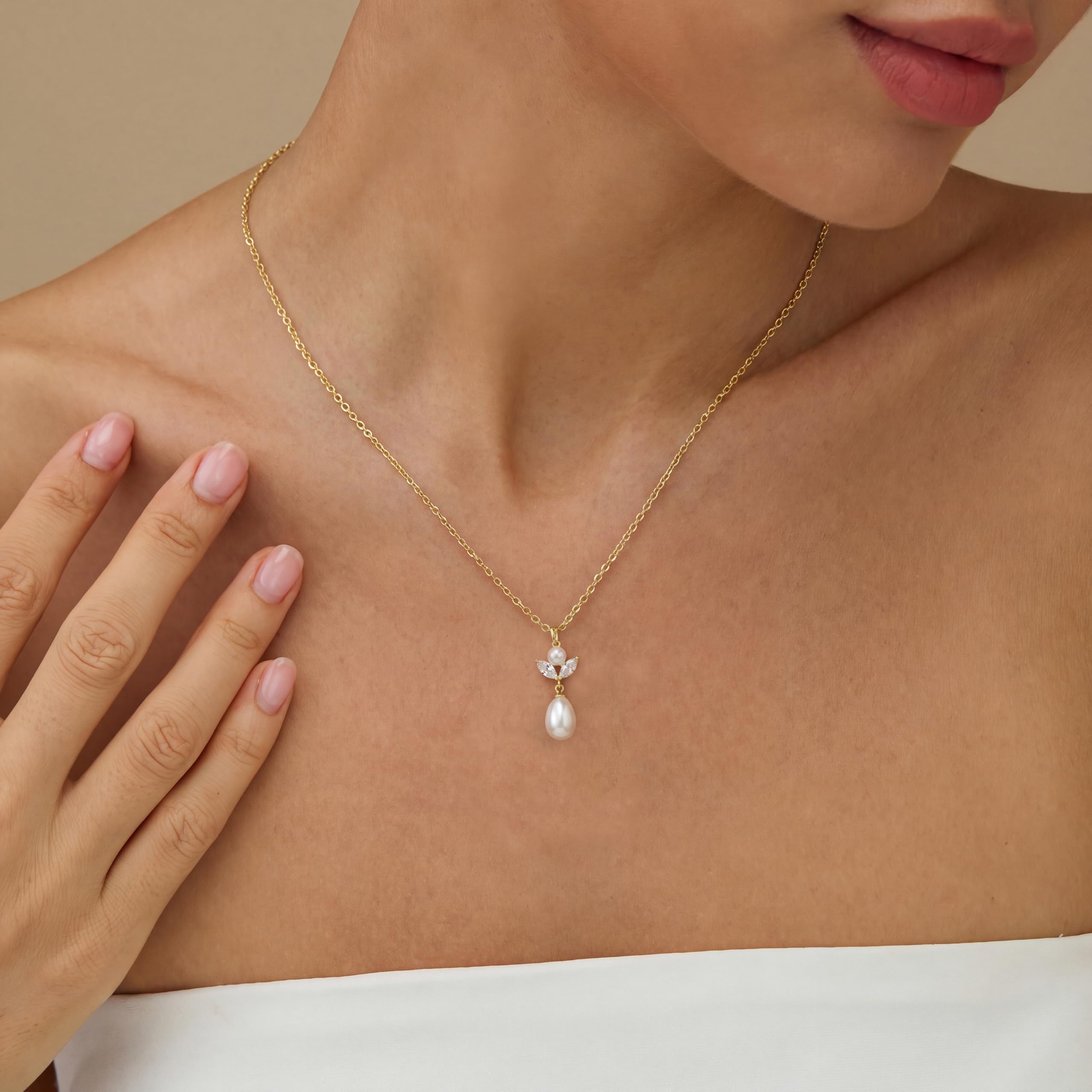 Pearl Necklace for Women Trendy,14k Gold Plated Necklace Dainty Wedding Necklace Small Cute Choker Necklace Gold Prom Drop Necklace Vintage Waterproof Jewelry for Women Prom Jewelry Fashion Gifts