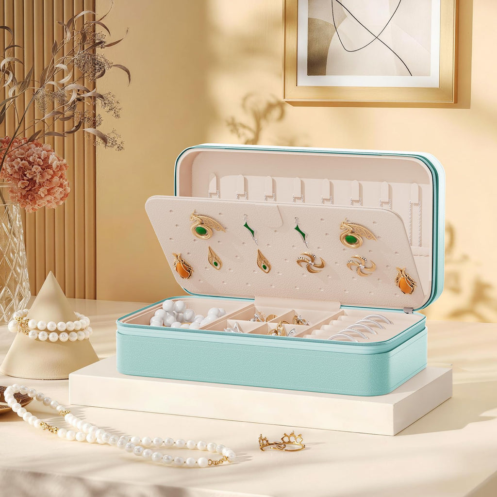 DesignSter Travel Jewelry Box, PU Leather Portable Jewelry Case, Small Jewelry Boxes for Gifts, Travel Jewelry Organizer for Women Rings Earrings Necklaces Bracelets (Avocado Green)
