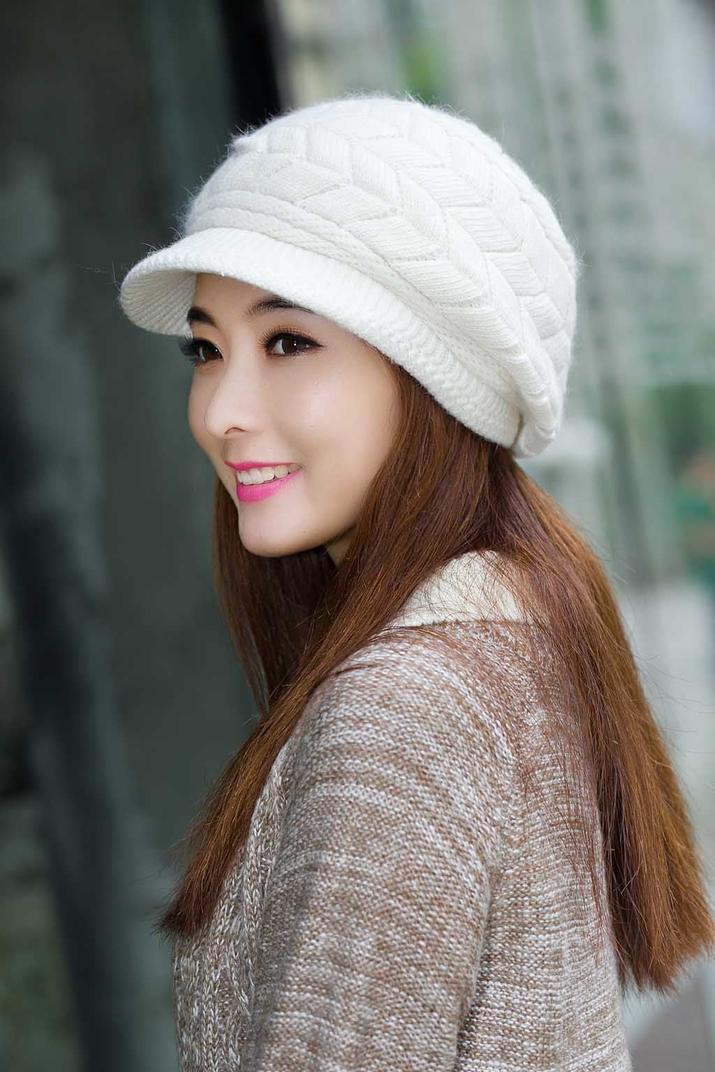Women Winter Warm Knit Hat Wool Snow Ski Caps with Visor