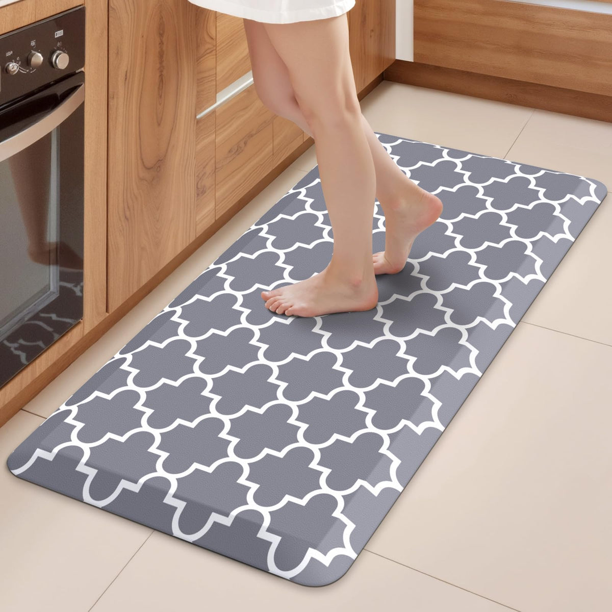 WISELIFE Anti-Fatigue Cushioned Kitchen Mat / Rug ,17.3"x 28",Non Slip Heavy Duty PVC Ergonomic Waterproof Comfort Rugs for Floor Home, Office, Sink, Laundry,Black
