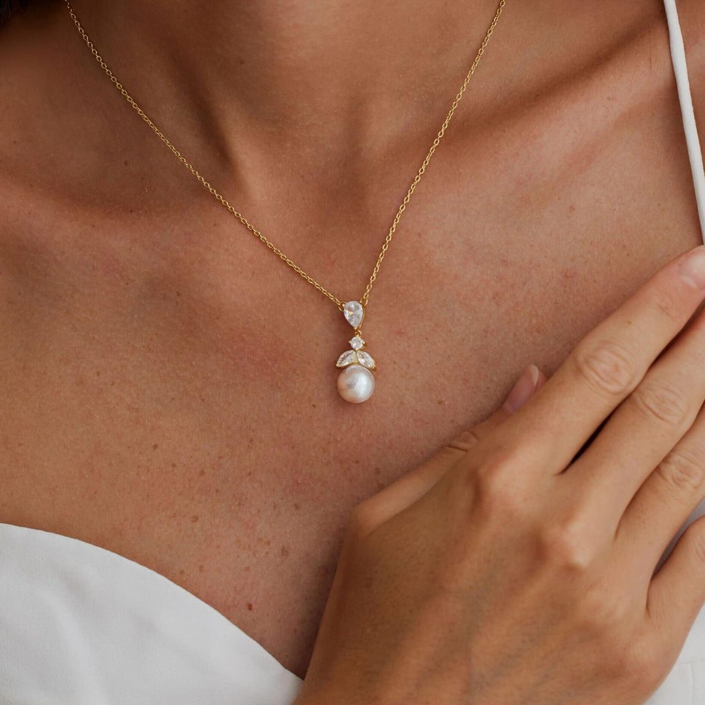 Pearl Necklace for Women Trendy,14k Gold Plated Necklace Dainty Wedding Necklace Small Cute Choker Necklace Gold Prom Drop Necklace Vintage Waterproof Jewelry for Women Prom Jewelry Fashion Gifts