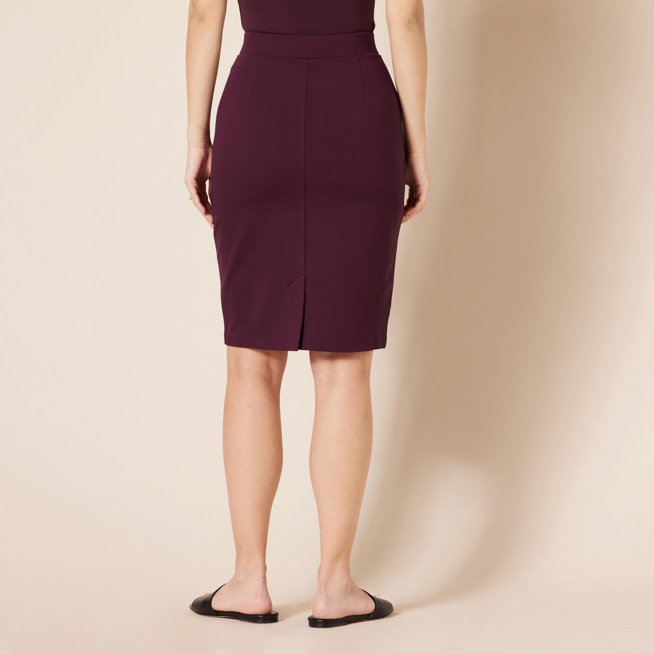 Amazon Essentials Women's Ponte Pull-On Fitted Pencil Skirt, Business Casual, Everyday Wear