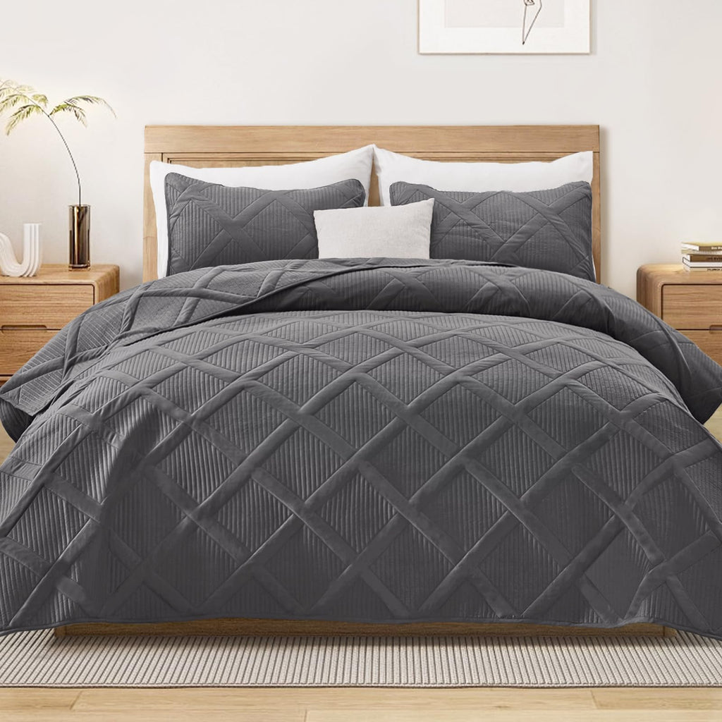Exclusivo Mezcla Twin Size Quilt Set with Modern Striped Pattern, 2 Pieces Lightweight Black Quilts Bedding Set, Soft Bedspreads Coverlets for All Seasons