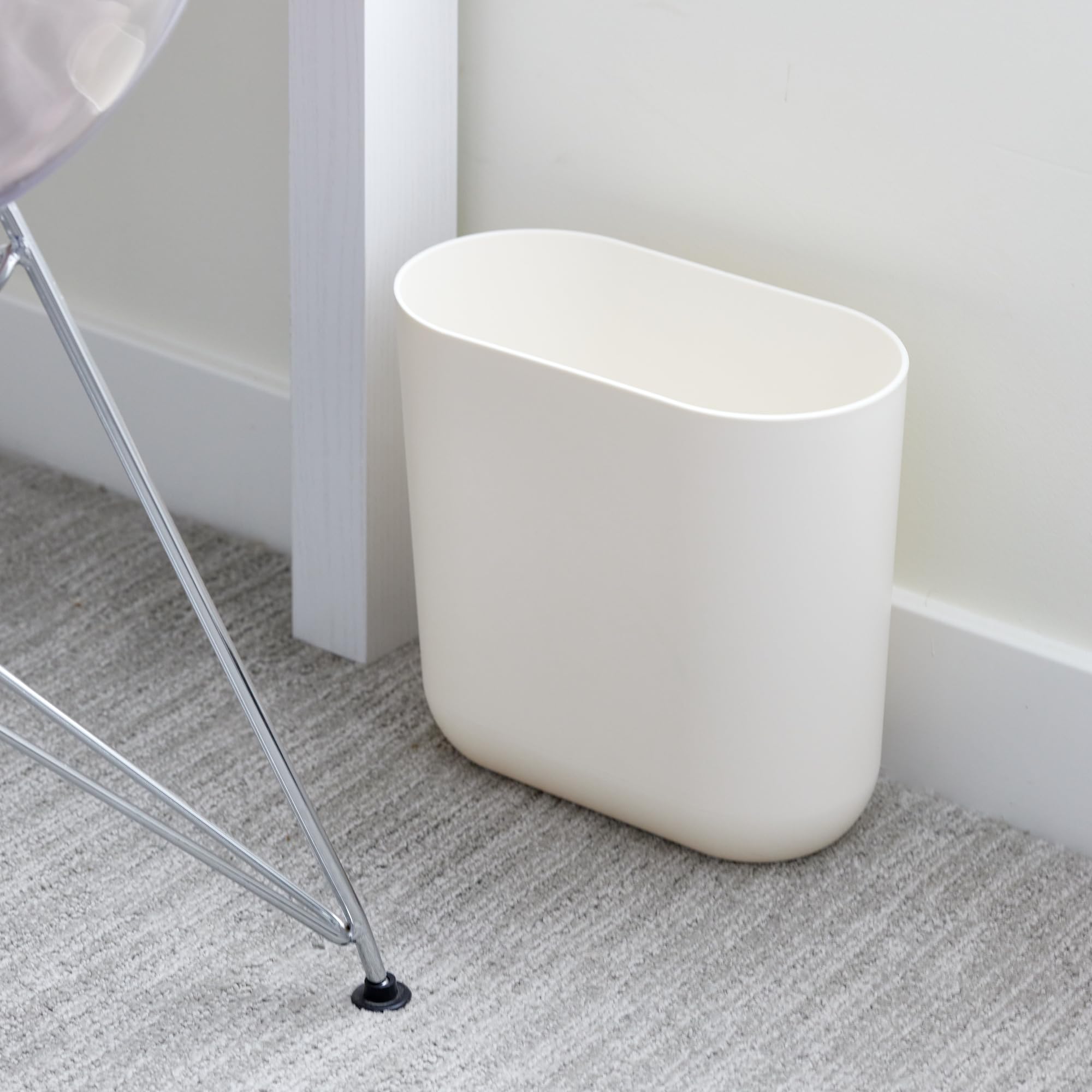 iDesign Small Slim Plastic Bathroom Trash Can, Black | Garbage Can for Bedroom, Office, Desk, Dorm
