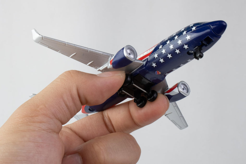Daron Toy Airplane – Delta Air Lines Airbus A350 – Die-Cast Metal Model Airplane Toy with Plastic Parts for Kids Ages 3+