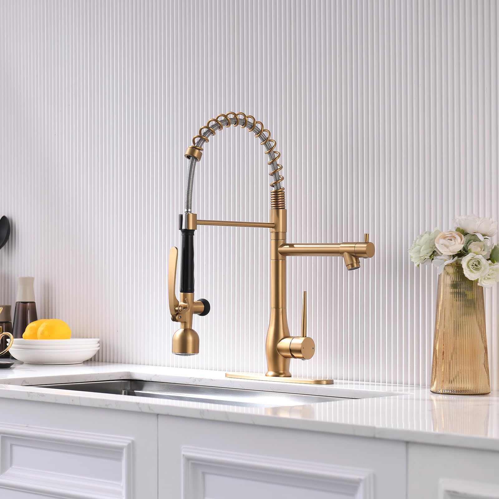 GIMILI Black and Gold Kitchen Faucet with Pull Down Sprayer Single Handle High Pressure Kitchen Sink Faucet Commercial Double-Headed Stainless Steel Kitchen Faucets