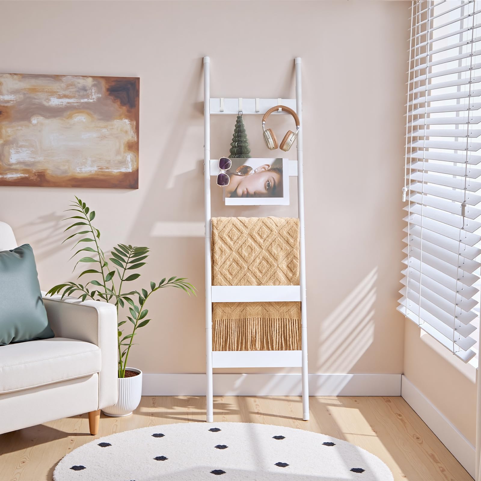 HOOBRO Blanket Ladder, 5-Tier Towel Rack with Hooks, Wall-Leaning Blanket Rack, Decorative Display Ladder Shelf, Scarves, Industrial, Living Room, Bedroom, Black BB52CJ01