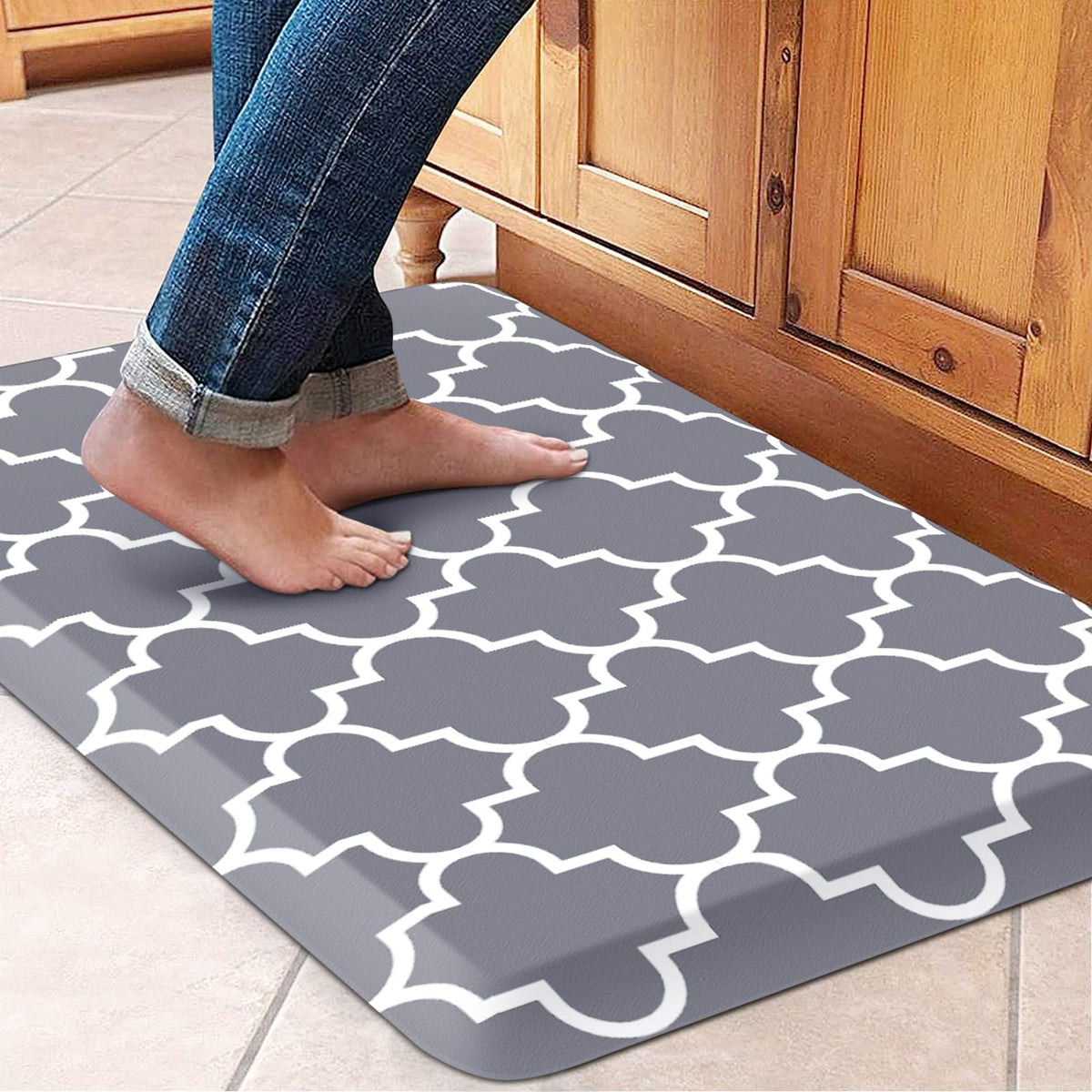 WISELIFE Anti-Fatigue Cushioned Kitchen Mat / Rug ,17.3"x 28",Non Slip Heavy Duty PVC Ergonomic Waterproof Comfort Rugs for Floor Home, Office, Sink, Laundry,Black