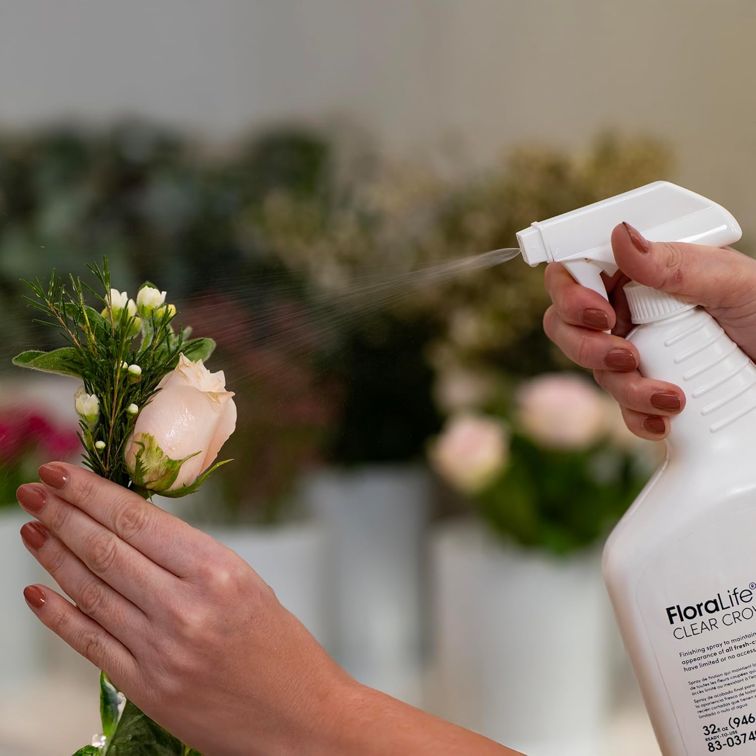 FloraLife Clear Crowning Glory - Liquid Shield Finishing Spray for Fresh-Cut Flowers - 32fl oz