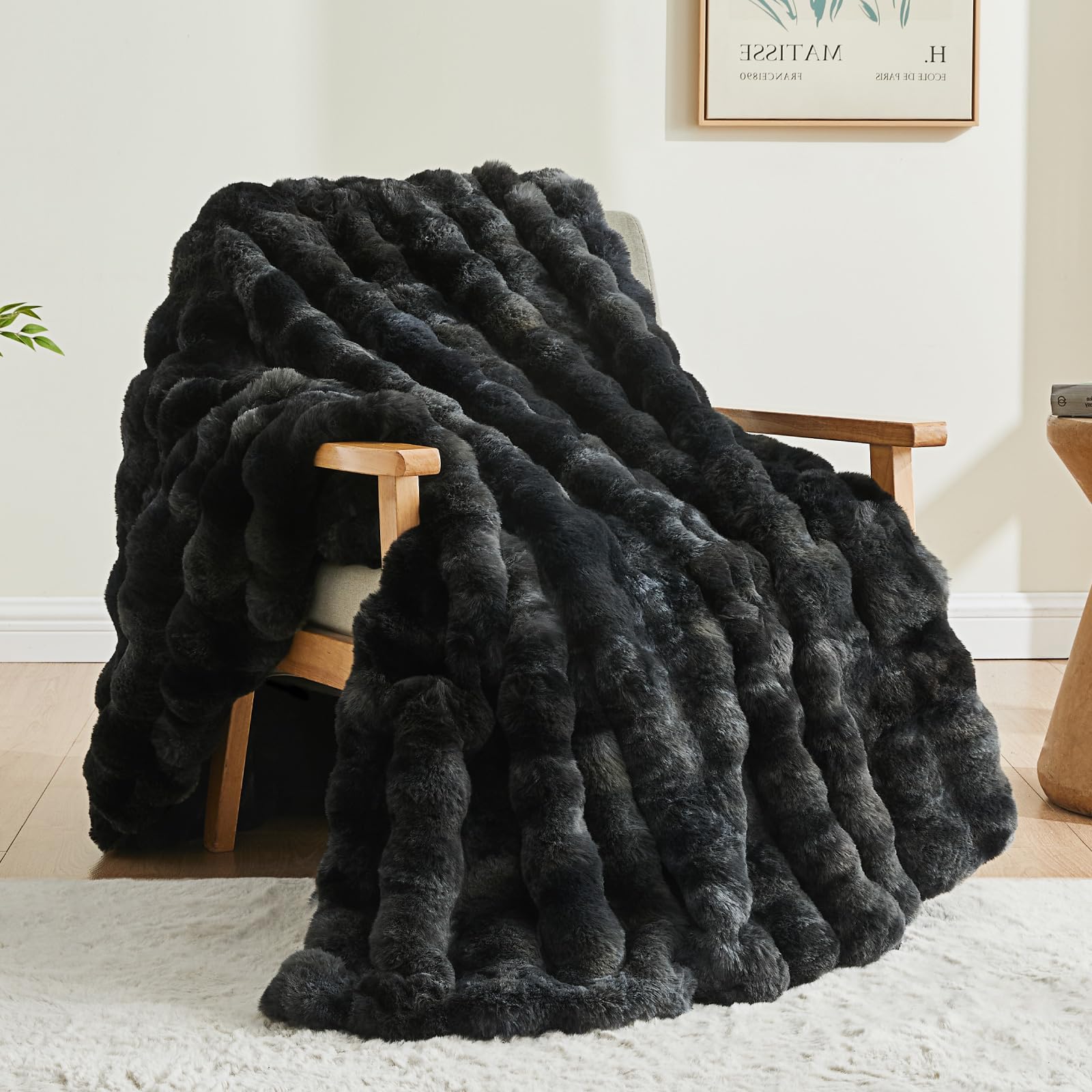 BEDELITE Faux Fur Throw Blanket, Soft Cozy Plush Dark Grey Bubble Blanket for Couch Sofa Bedroom Living Room Decor - 870GSM Thick Warm Fuzzy Fluffy Faux Rabbit Fur Blanket, 50x60 Inches