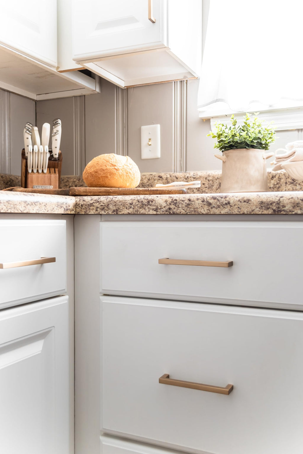 Hickory Hardware Solid Core Kitchen Cabinet Pulls, Luxury Cabinet Handles, Hardware for Doors & Dresser Drawers, 3 Inch Hole Center, Brushed Golden Brass, Skylight Collection (Pack of 1)
