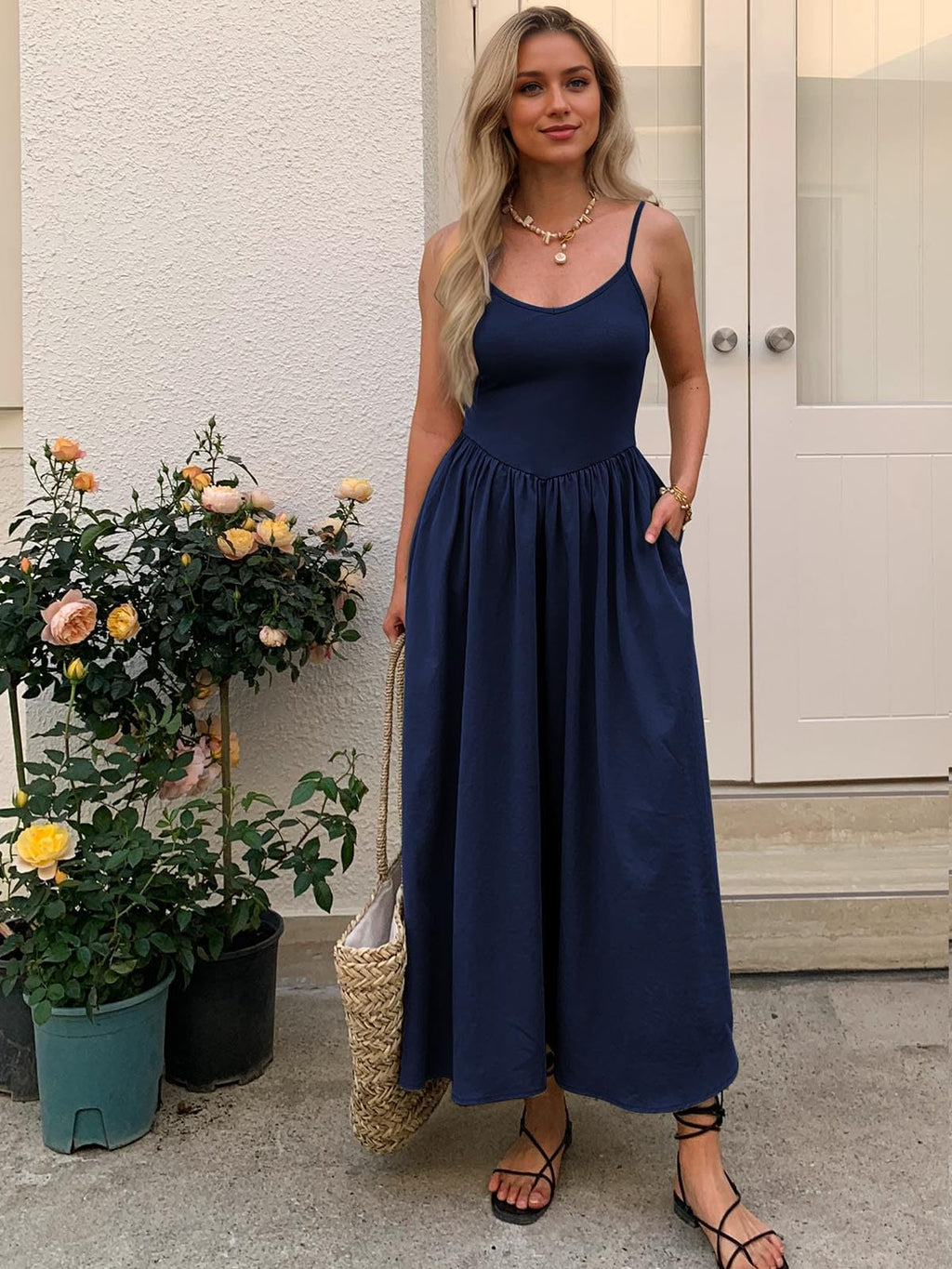 Mieazom Women’s Sleeveless V-Neck Maxi Dress with Pockets – Slim Fit Casual Summer Spaghetti Strap Dress for Vacation