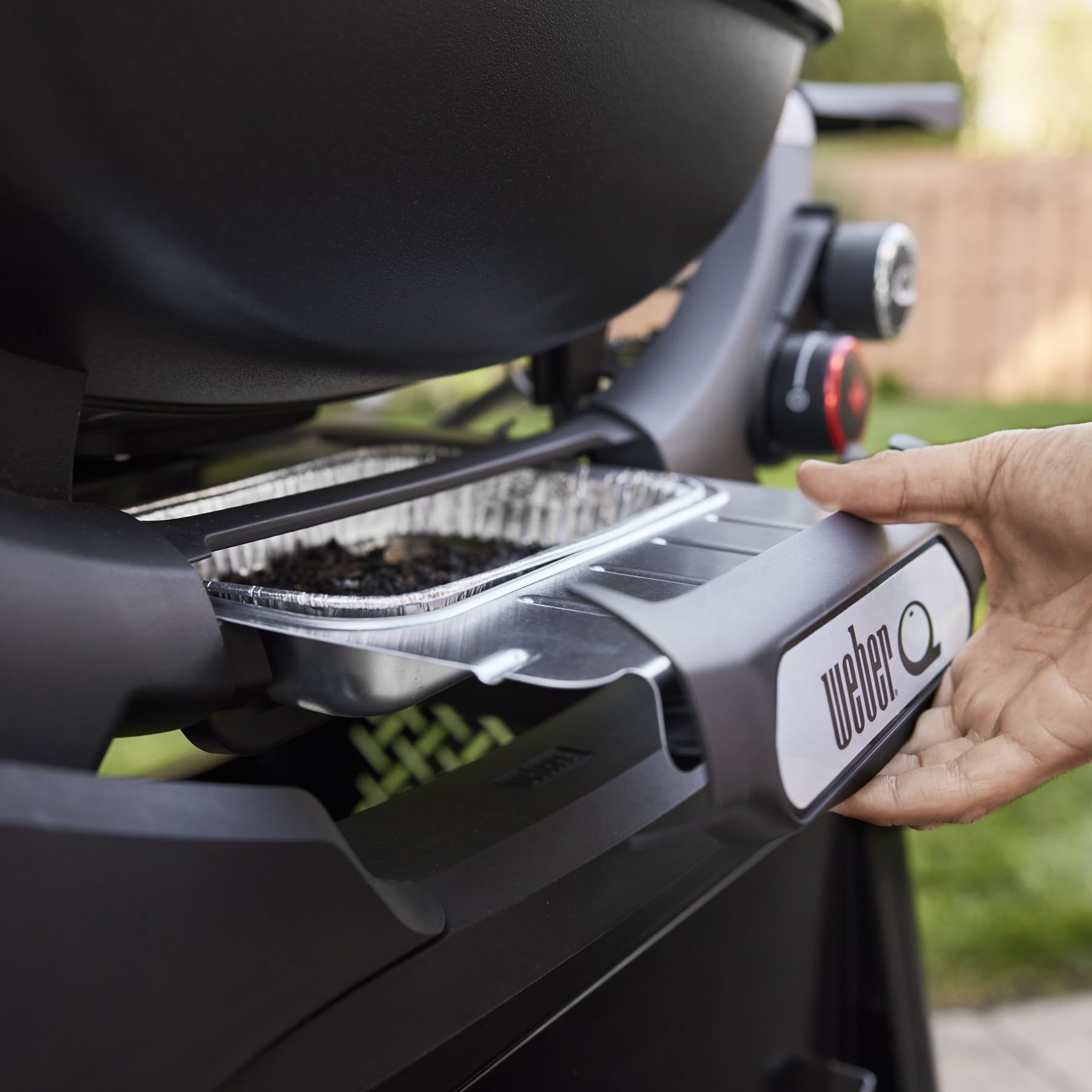 Weber Q 2800N+ Liquid Propane Grill with Stand, Charcoal Grey – Wide 250°–700°F Temp Range with Plus Burner for Searing, Low‑Temp Roasting & High-Dome Lid