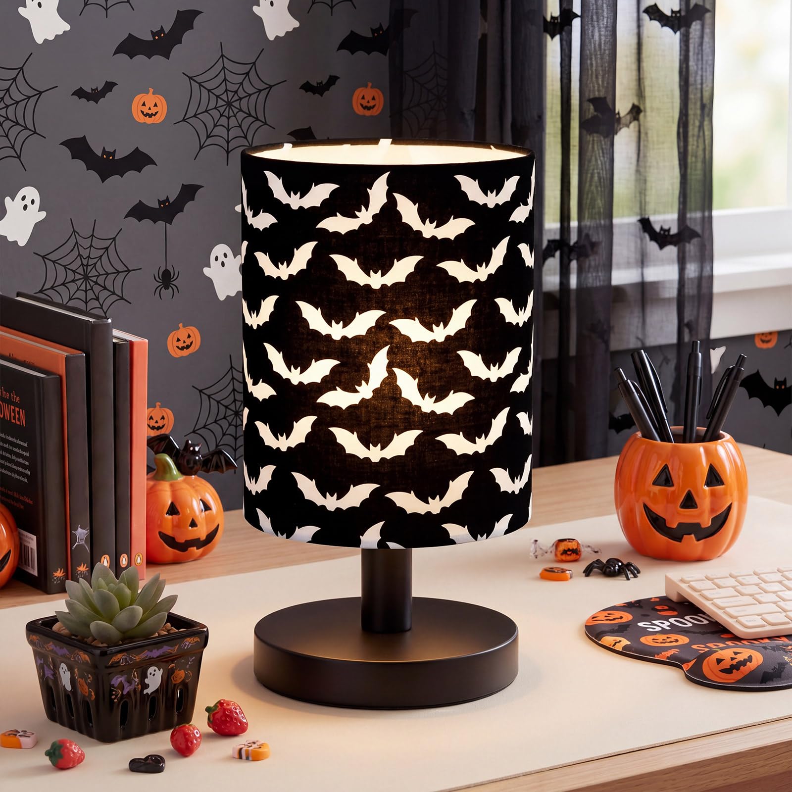 VIHOSE Woodland Animals Kids Table Lamp for Bedroom Kids Bedside Lamp with Linen Wooden Nightstand Cartoon Nursery Lampshade for Girls Boys Living Room