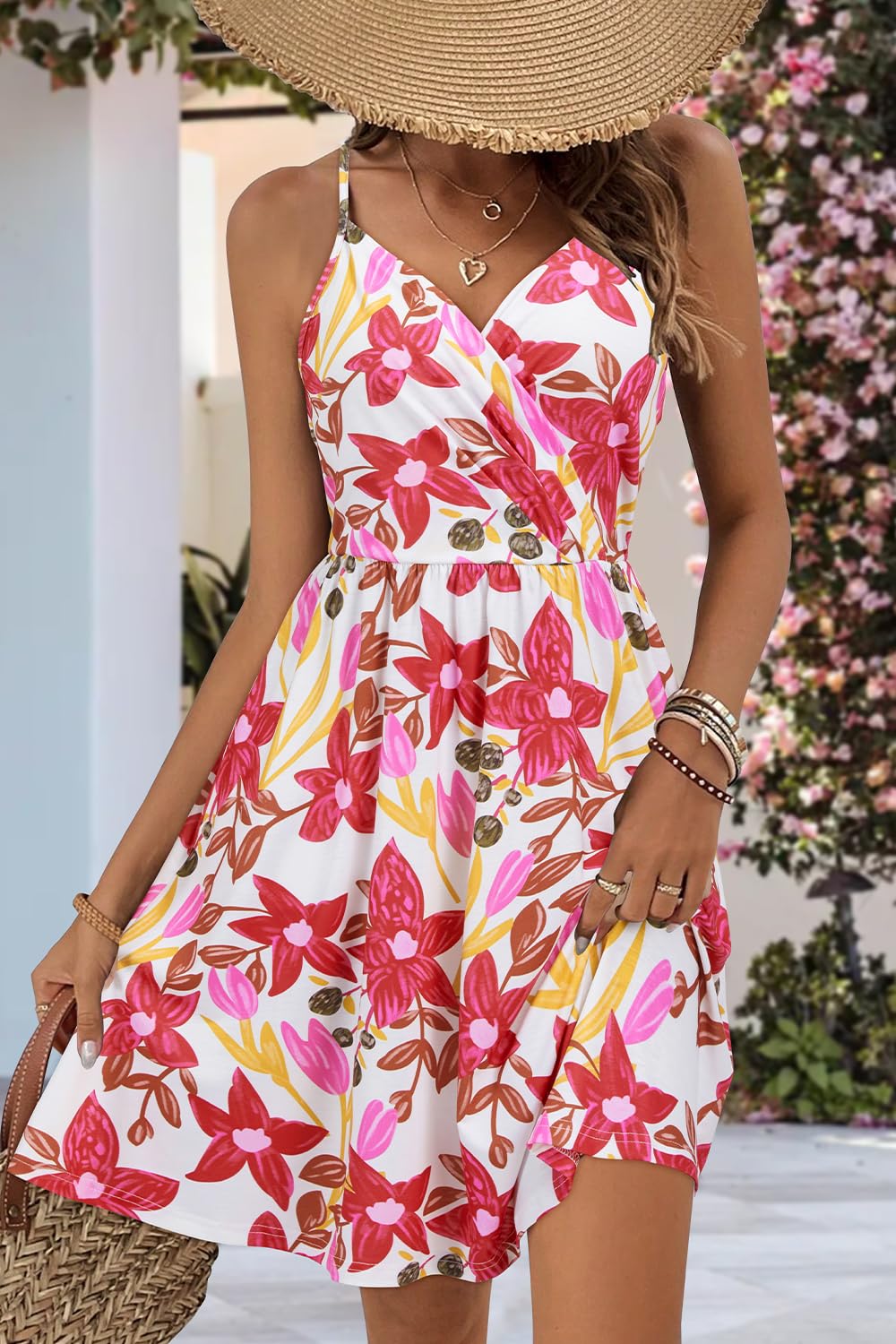 Newshows Women's Summer Dress 2025 Spaghetti Strap Sleeveless V Neck Casual Swing Sundress with Pockets