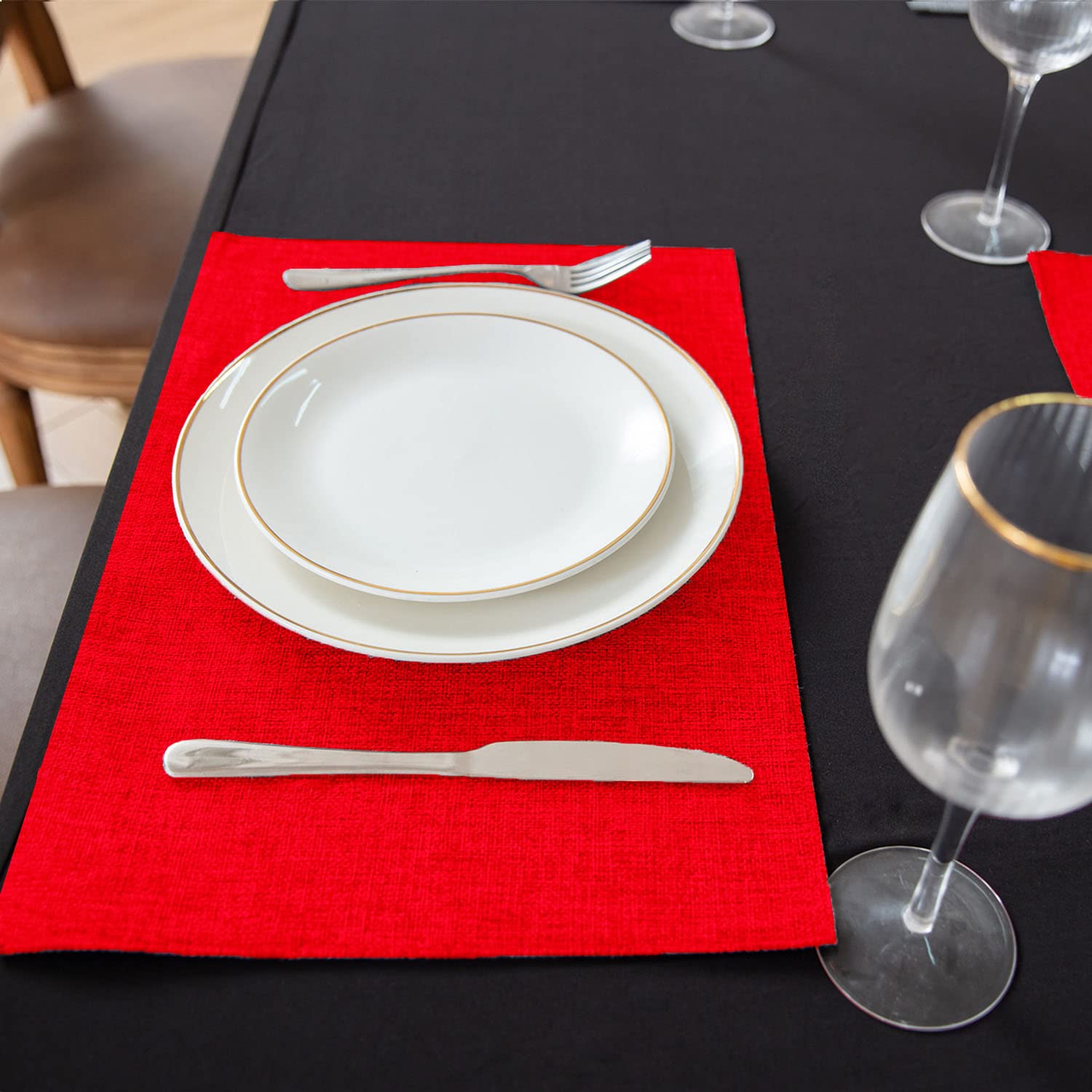 Cloth Placemats Set of 8, Linen Type Fabric Placemats Machine Washable Heat Resistant Placemats Wrinkle Free Thick Polyester Kitchen Place Mats for Dining Table (Beige)