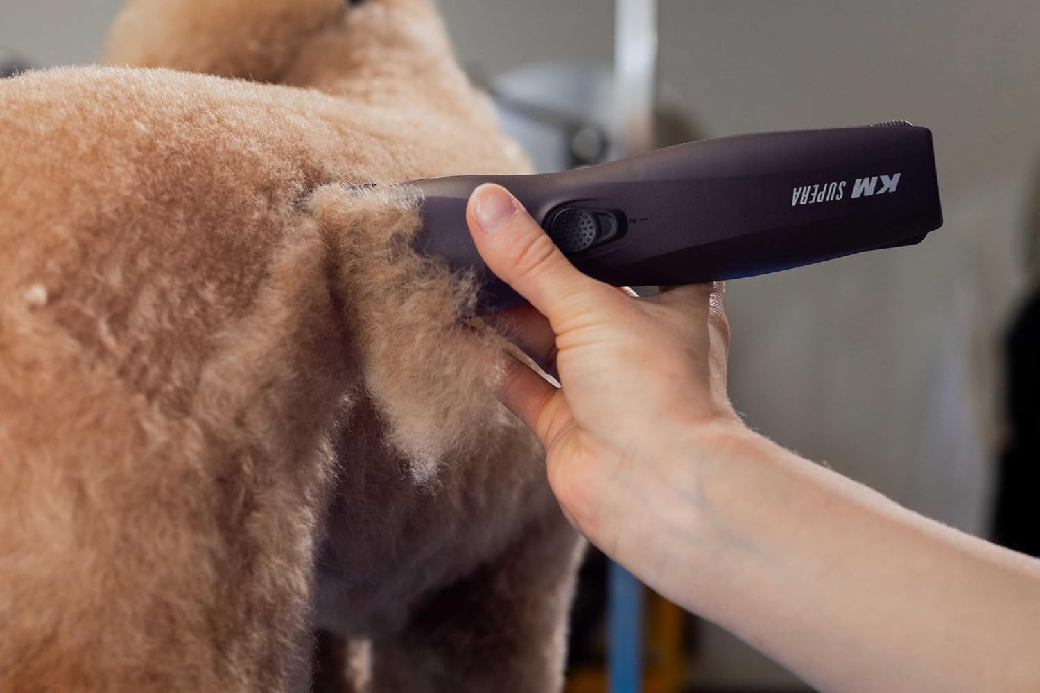 Wahl Pro Animal KM Supera Cordless Pet Clipper - Pet Clipper for Cat & Dog Grooming - Battery Powered Cordless Clipper - Features LOCKGUARD Technology