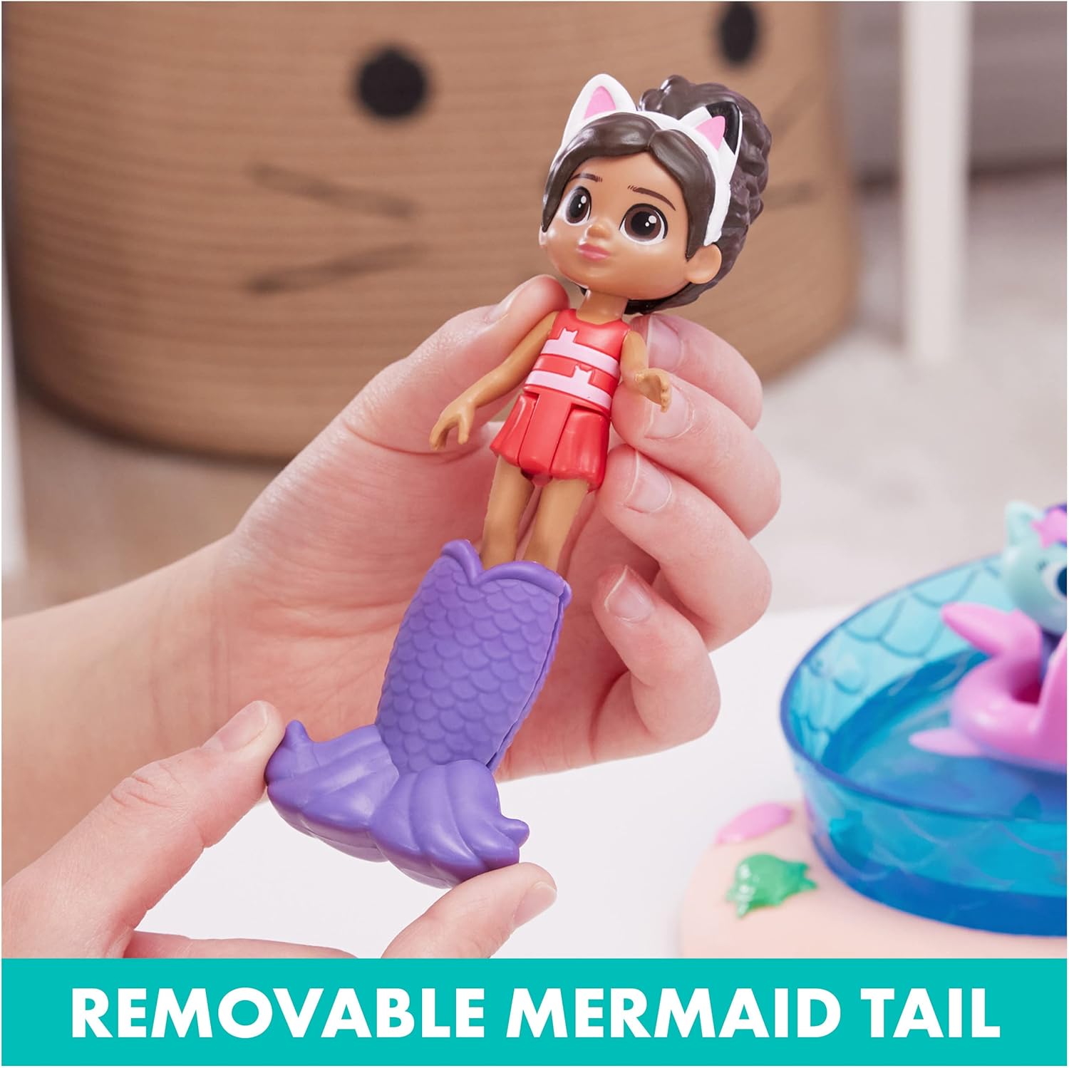 Gabby's Dollhouse, Purr-ific Pool Playset with Gabby and Mercat Figures, Color-Changing Mermaid Tails and Pool Accessories Kids Toys for Ages 3 and Up