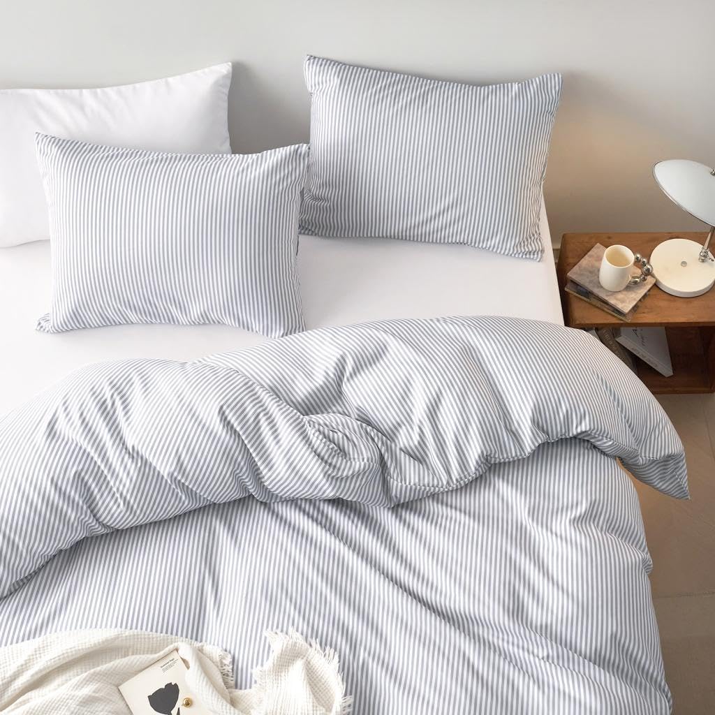 Wake In Cloud - Striped Comforter Set, Ticking Stripe Vertical Pinstripe Neutral Farmhouse Pattern Printed, Soft Lightweight Bedding, 3 Pieces, Blue White, Twin/Twin XL Size