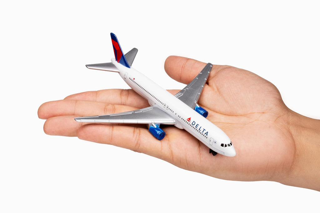 Daron Toy Airplane – Delta Air Lines Airbus A350 – Die-Cast Metal Model Airplane Toy with Plastic Parts for Kids Ages 3+