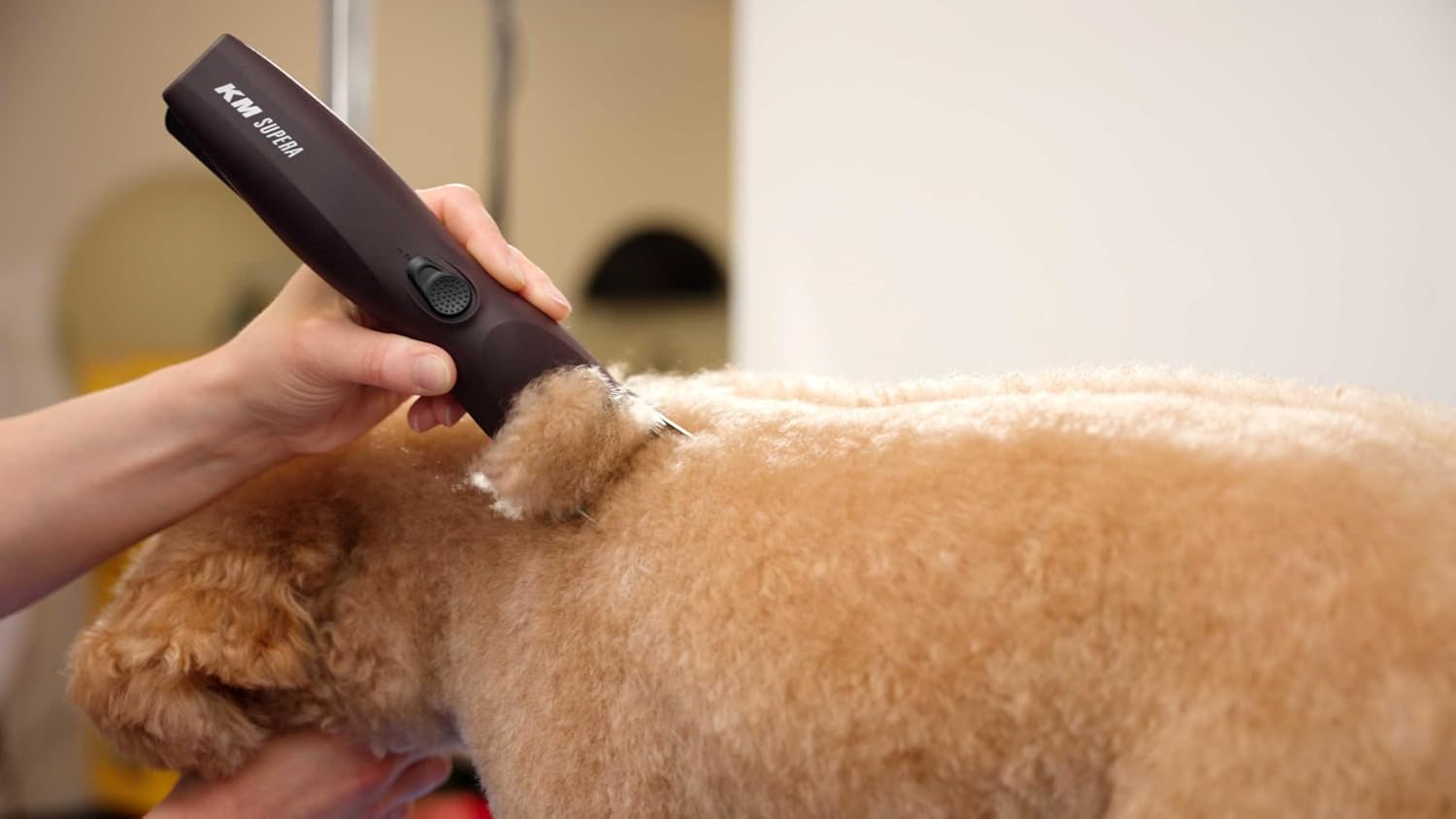Wahl Pro Animal KM Supera Cordless Pet Clipper - Pet Clipper for Cat & Dog Grooming - Battery Powered Cordless Clipper - Features LOCKGUARD Technology