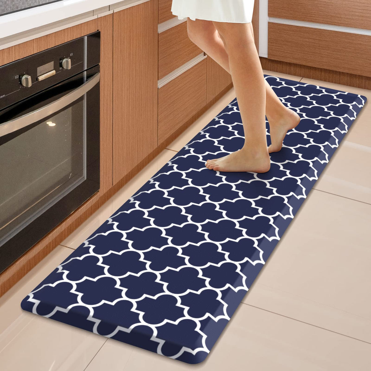 WISELIFE Anti-Fatigue Cushioned Kitchen Mat / Rug ,17.3"x 28",Non Slip Heavy Duty PVC Ergonomic Waterproof Comfort Rugs for Floor Home, Office, Sink, Laundry,Black