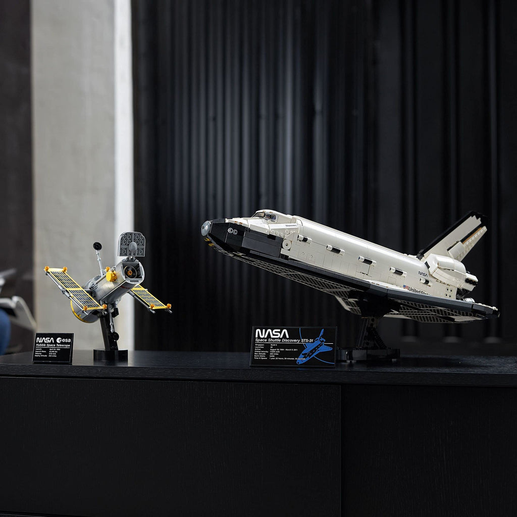 LEGO Icons NASA Space Shuttle Discovery Building Sets for Adults - Model Kits for Bookshelf or Office Decor, Ages 18+ Years - Gifts for Men & Women - 10283