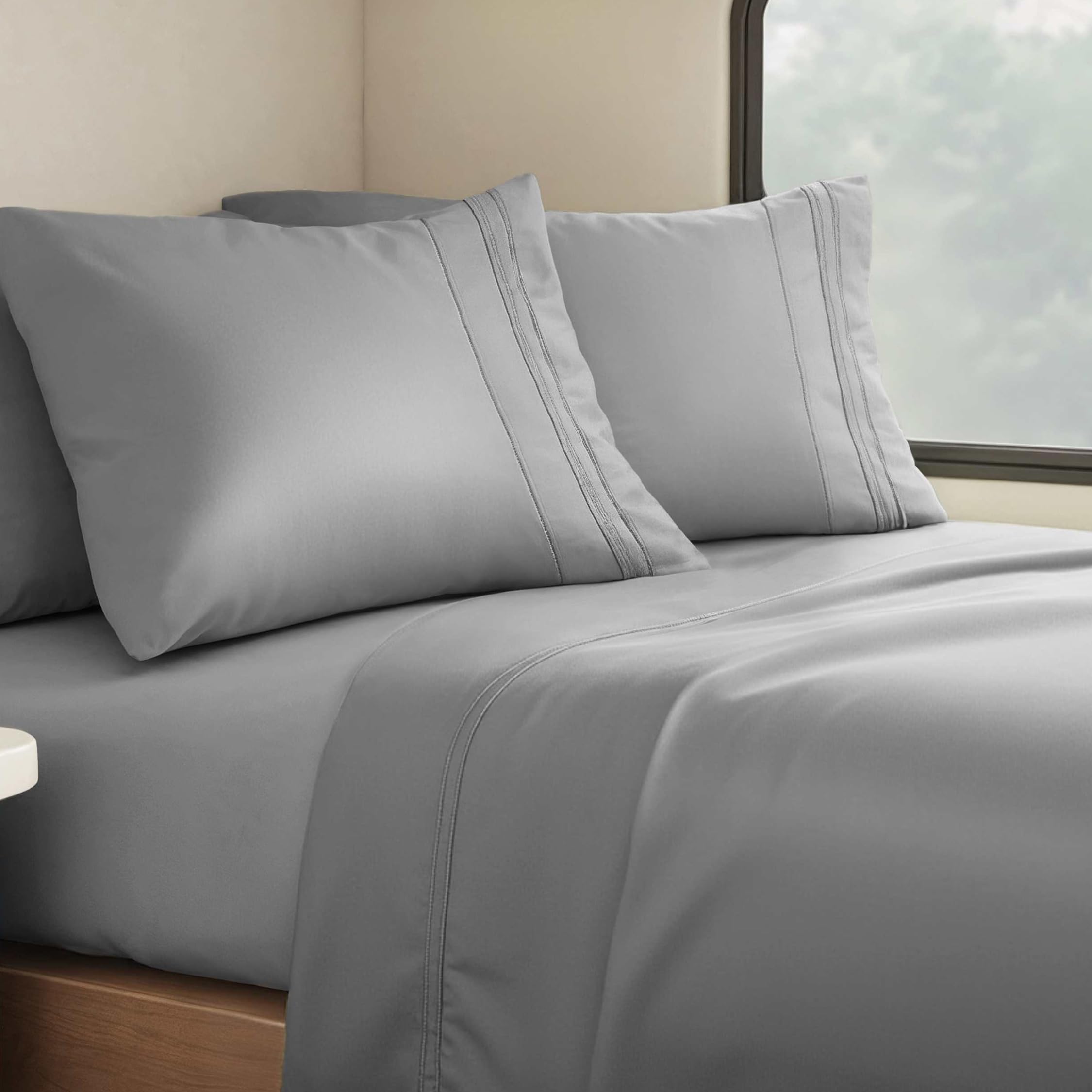 Clara Clark Bed Sheets, Premier 1800 Series 4 Piece Bed Sheet Set, Deep Pocket, Wrinkle, Fade, Stain Resistant, Luxury Soft Bedding Sheets & Pillowcases, Twin, Beach Blue