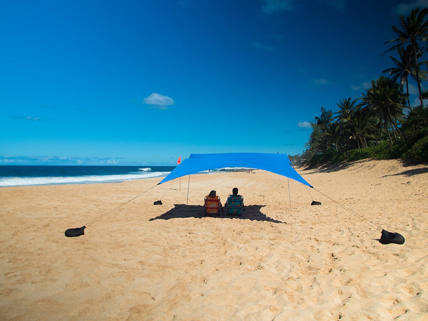 Neso Grande Portable Beach Tent Sun Shelter - Lightweight Beach Shade Canopy - Easy Setup for Family Outings - Patented Reinforced Corners - UPF 50+ Sun Protection - 7ft Tall, 9 x 9ft
