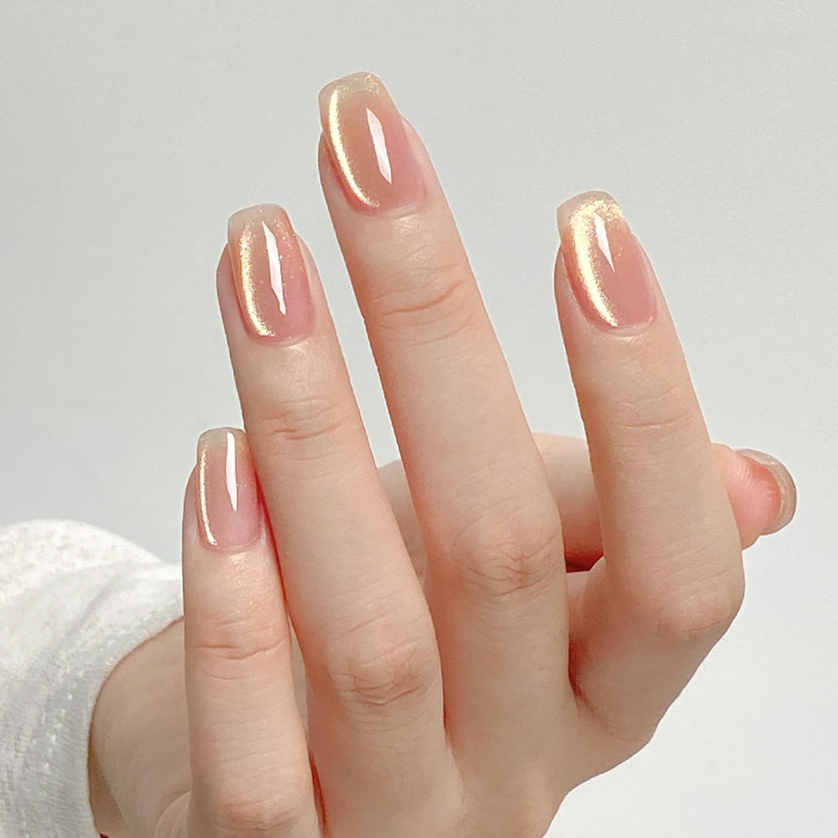 MAYCHAO 15ML Golden Amethyst Cat Eye Gel Nail Polish 1Pc Velvet Mirage Cat Eye Gel Polish Soak off Holographic Magnetic Nail Polish for Nail Art Manicure Salon DIY at Home, 0.5 OZ