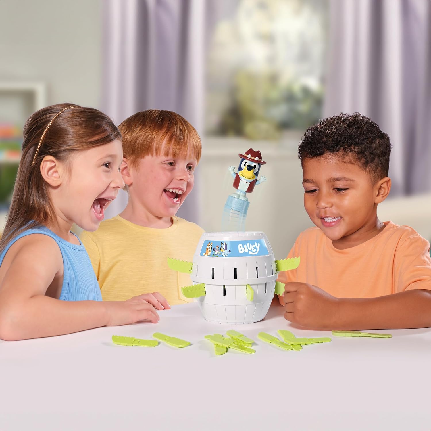 TOMY Pop Up Bluey Kids Game - Family and Preschool Games for Family Game Night - Officially Licensed Bluey Toys - 2-4 Players - Ages 4 Years and Up