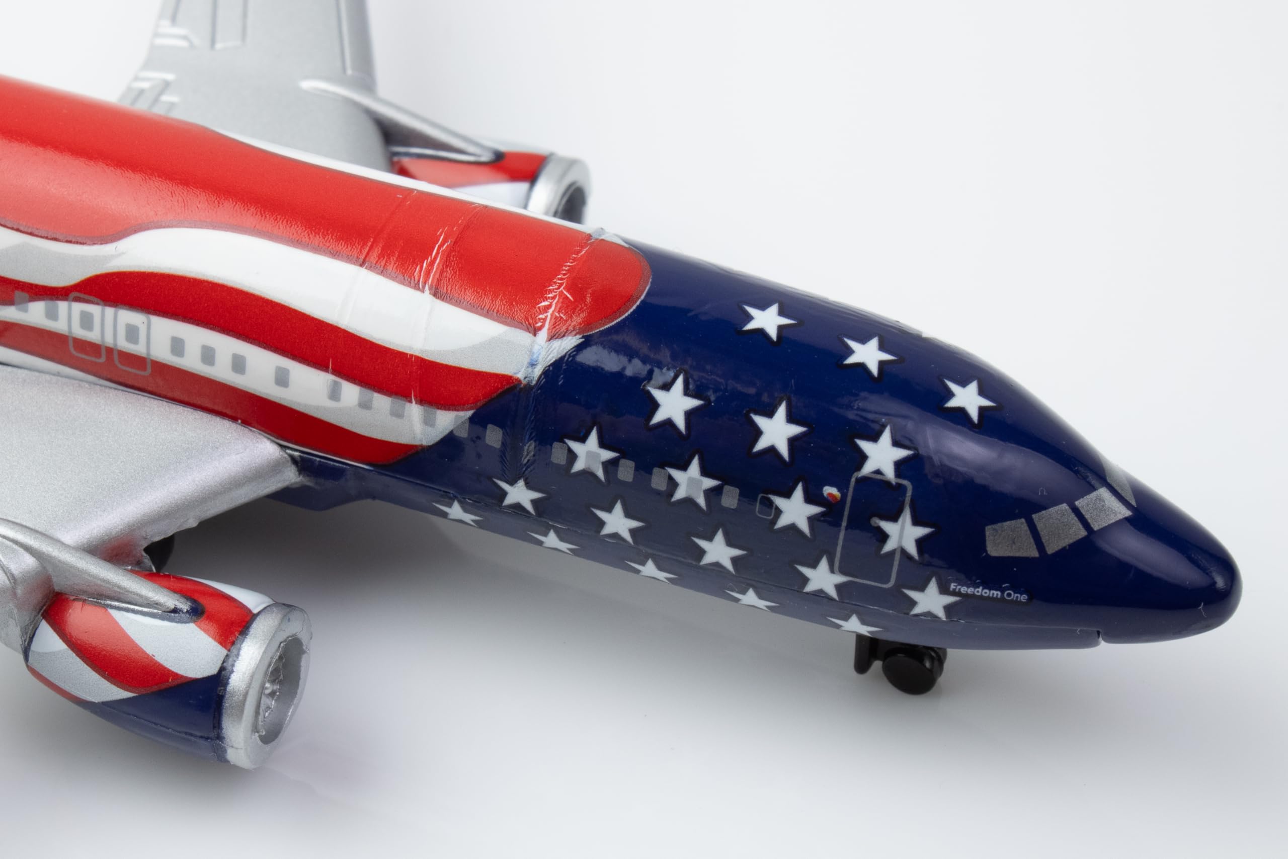 Daron Toy Airplane – Delta Air Lines Airbus A350 – Die-Cast Metal Model Airplane Toy with Plastic Parts for Kids Ages 3+
