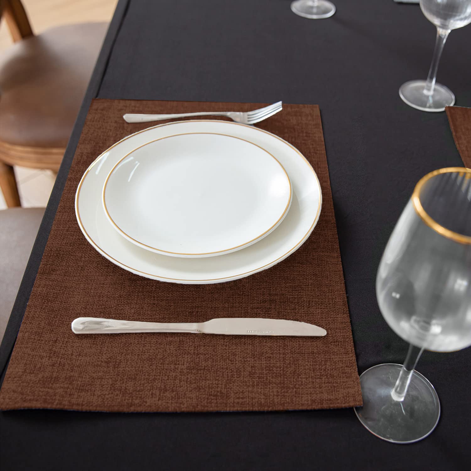 Cloth Placemats Set of 8, Linen Type Fabric Placemats Machine Washable Heat Resistant Placemats Wrinkle Free Thick Polyester Kitchen Place Mats for Dining Table (Beige)