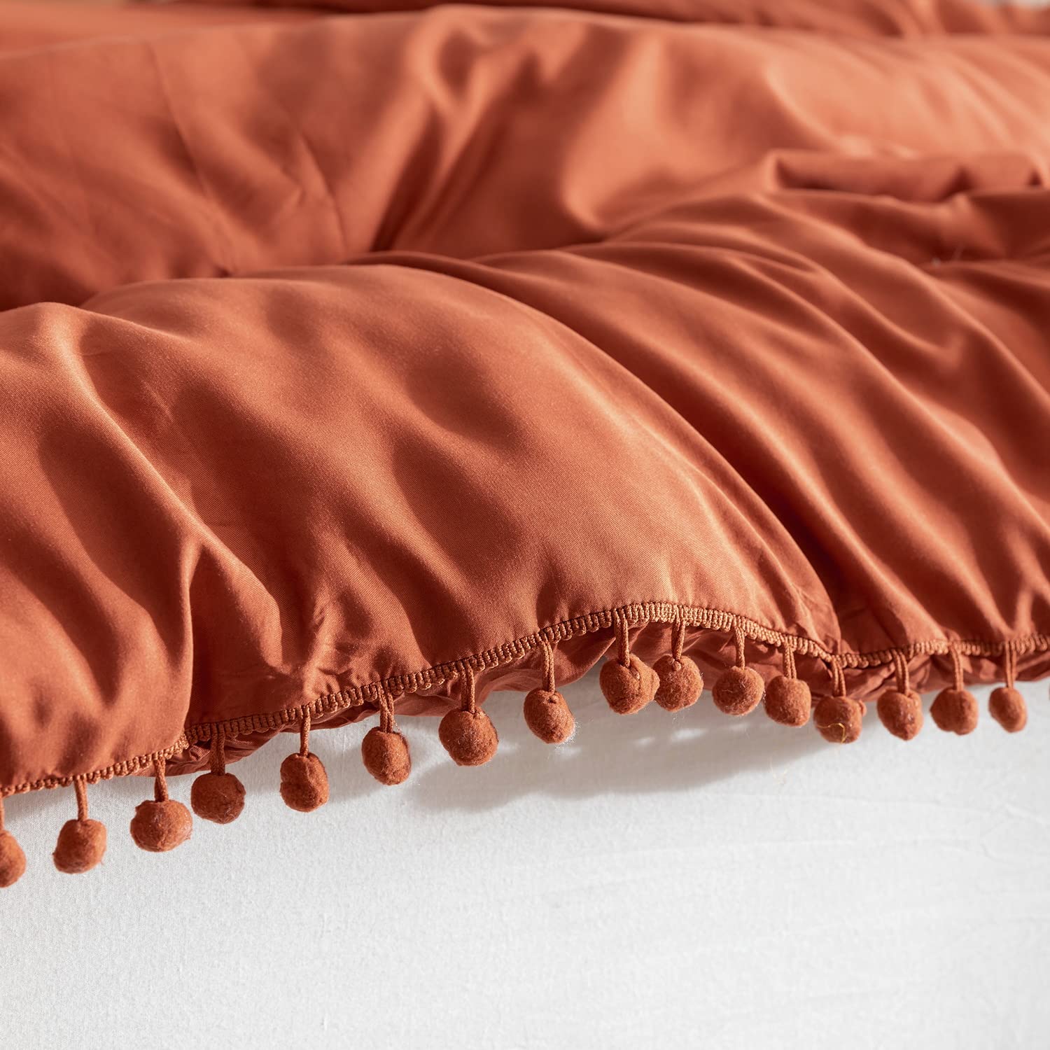 YIRDDEO Twin Comforter Set - Comforter Twin Size Bed with Ball Pom Fringe, Soft Bedding Set for All Seasons - 2 Pieces, 1 Comforter (66"x90") & 1 Pillow Sham(20"x26"), Beige