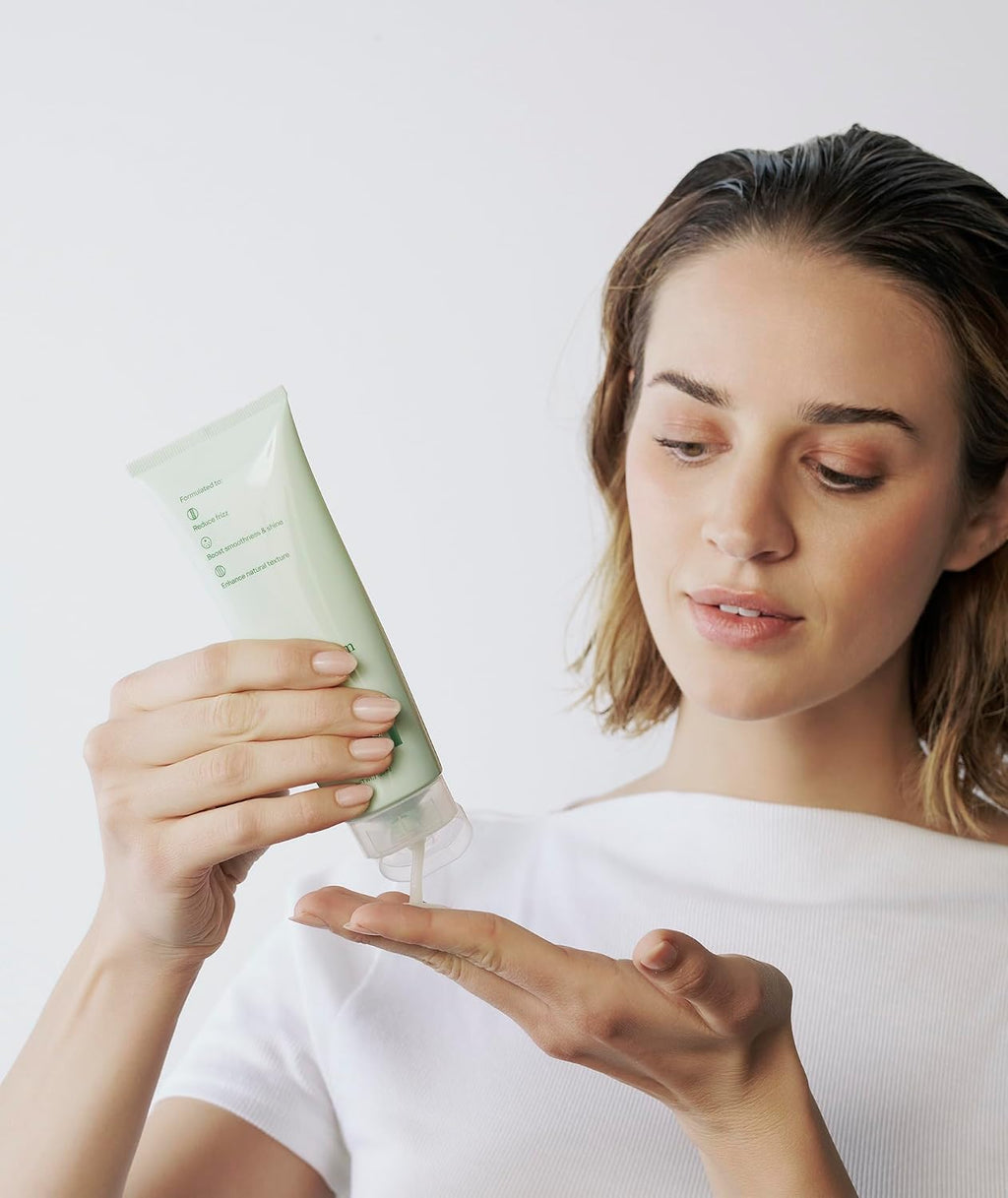 Divi Air Dry Styling Cream for Curly, Wavy & Frizzy Hair, Smooths, De-Frizzes, & Defines Strands for Up to 24 Hours, Adds Major Softness, Shine & Natural Style, 4 Oz