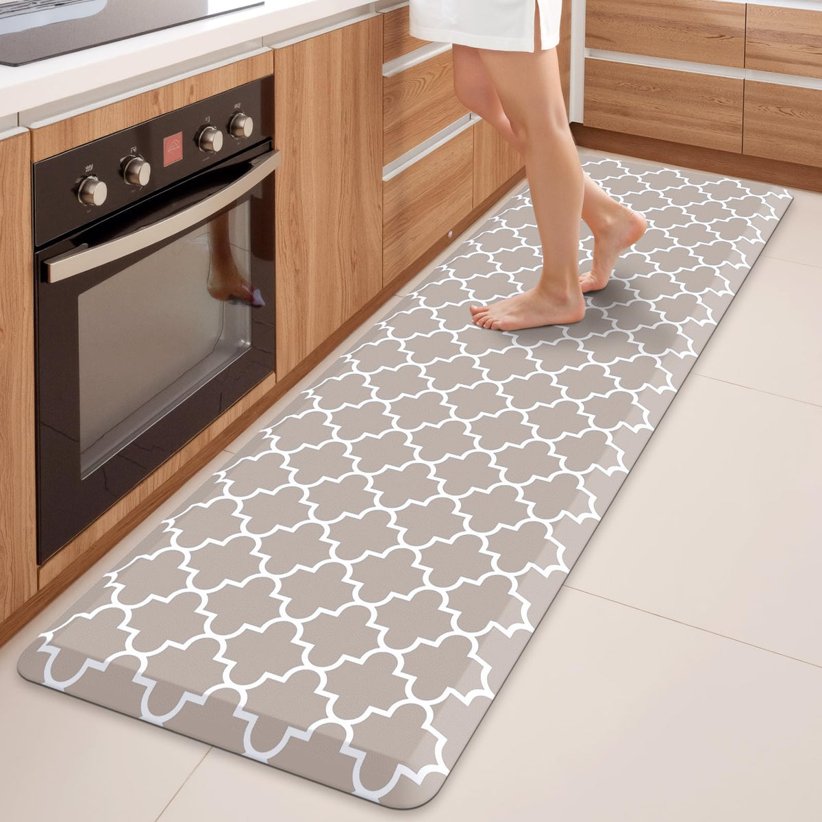 WISELIFE Anti-Fatigue Cushioned Kitchen Mat / Rug ,17.3"x 28",Non Slip Heavy Duty PVC Ergonomic Waterproof Comfort Rugs for Floor Home, Office, Sink, Laundry,Black