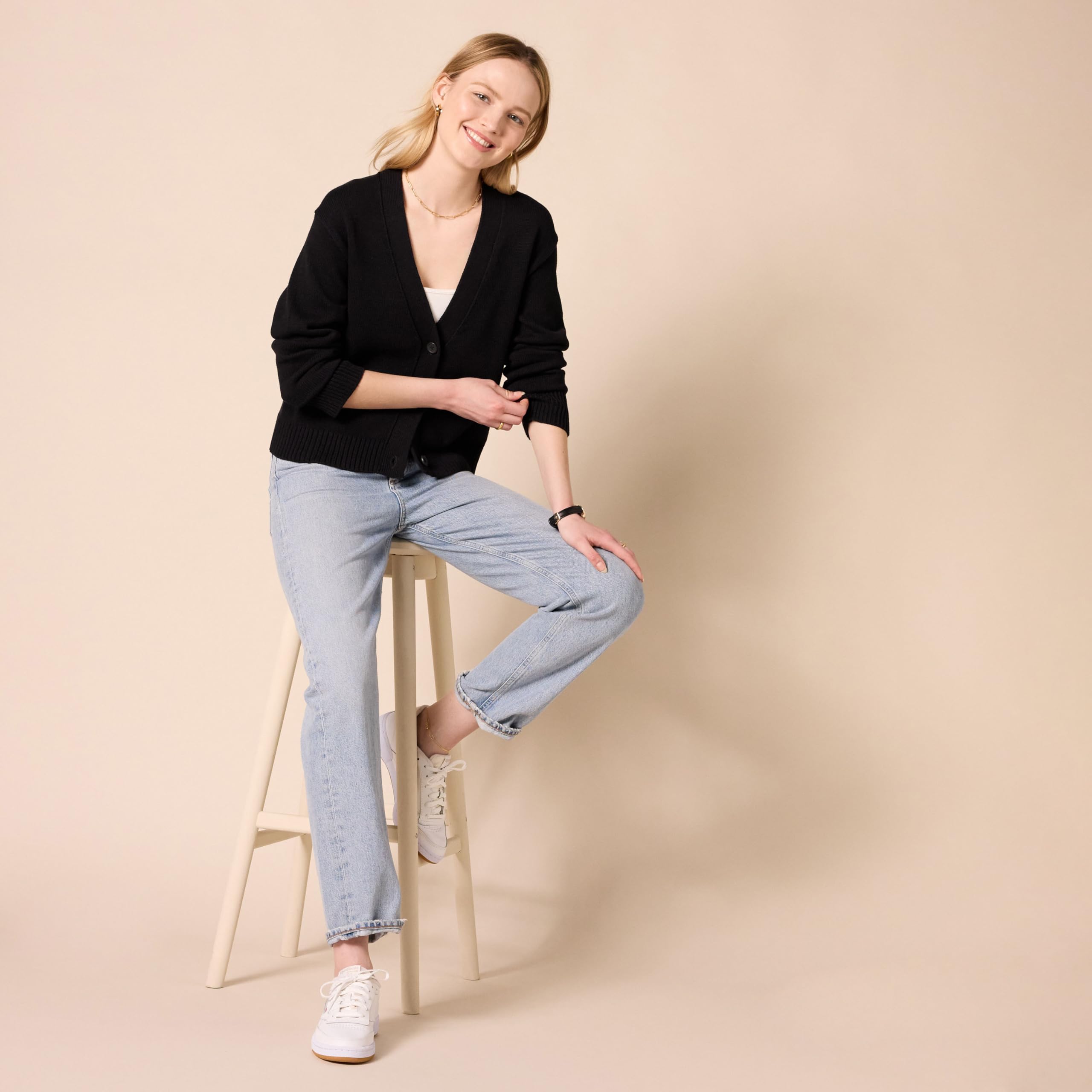 Amazon Essentials Women's Relaxed Fit Midweight Cardigan Sweater