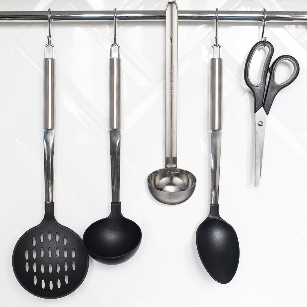 meekoo 1 Pieces Stainless Steel Ladle Soup Handle Ladle with Pouring Rim for Kitchen Cooking Soup Sauce (1 oz)