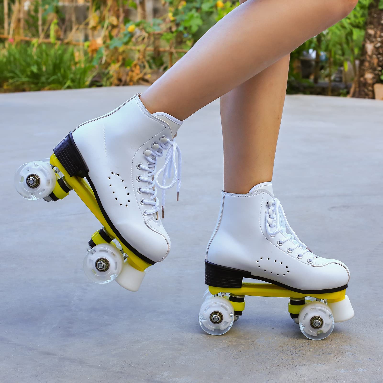 Roller Skates for Men and Women, Black Derby Roller Skates with 4 Shiny Wheel, Classic Double-Row Roller Skates for Indoor and Outdoor