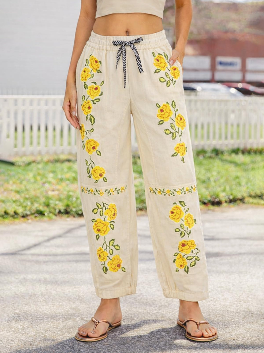 Kedera Mid Rise Barrel Jeans for Women Embroidered Wide Leg Denim Pants Boyfriend Baggy Jeans with Pockets