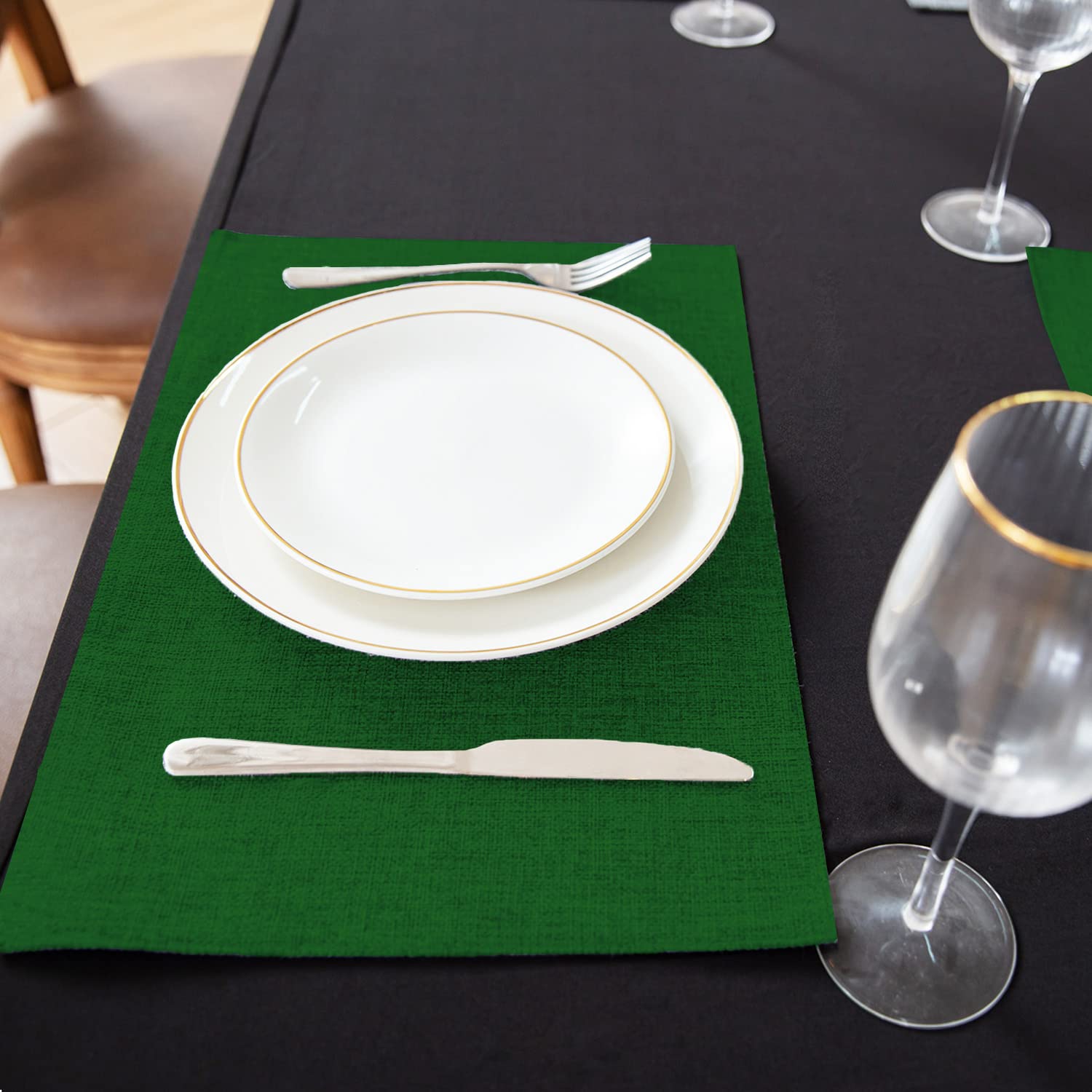 Cloth Placemats Set of 8, Linen Type Fabric Placemats Machine Washable Heat Resistant Placemats Wrinkle Free Thick Polyester Kitchen Place Mats for Dining Table (Beige)