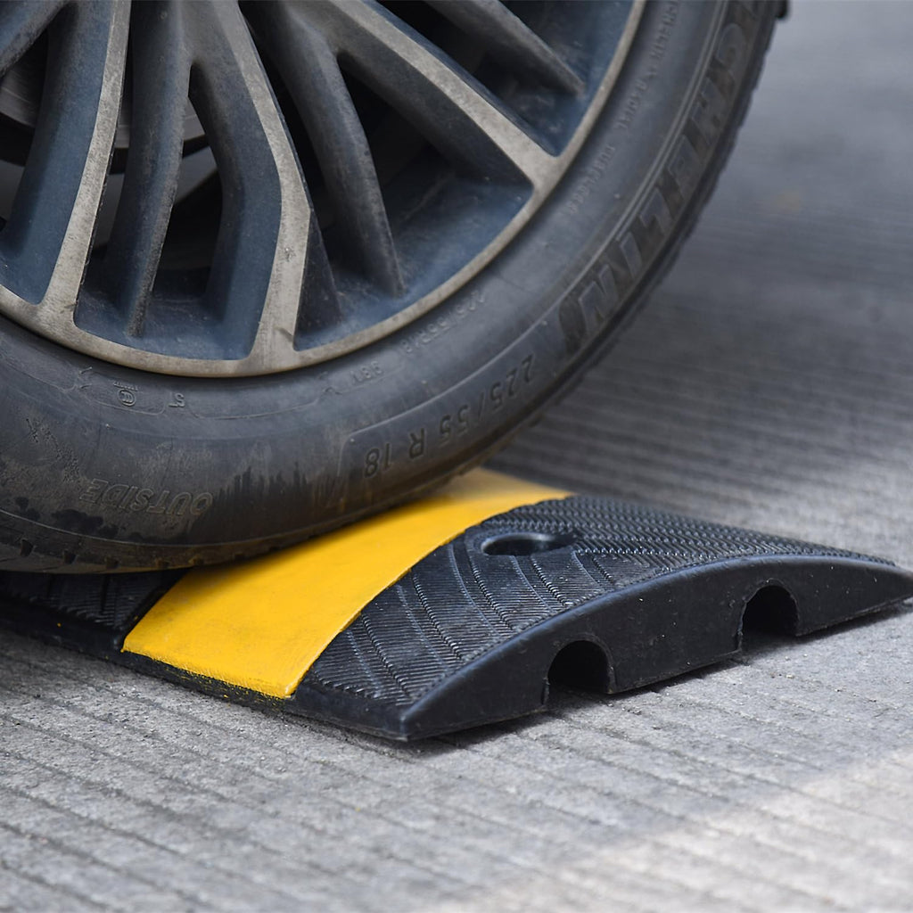 72" x 10" x 2" inch Portable Speed Bump Hump, 6' Feet Durable Collapsible Road Safety Bumps, Vehicles Hump Bumps for Asphalt Concrete Gravel Garage Driveway Roads Parking (72" Curlable Bump)