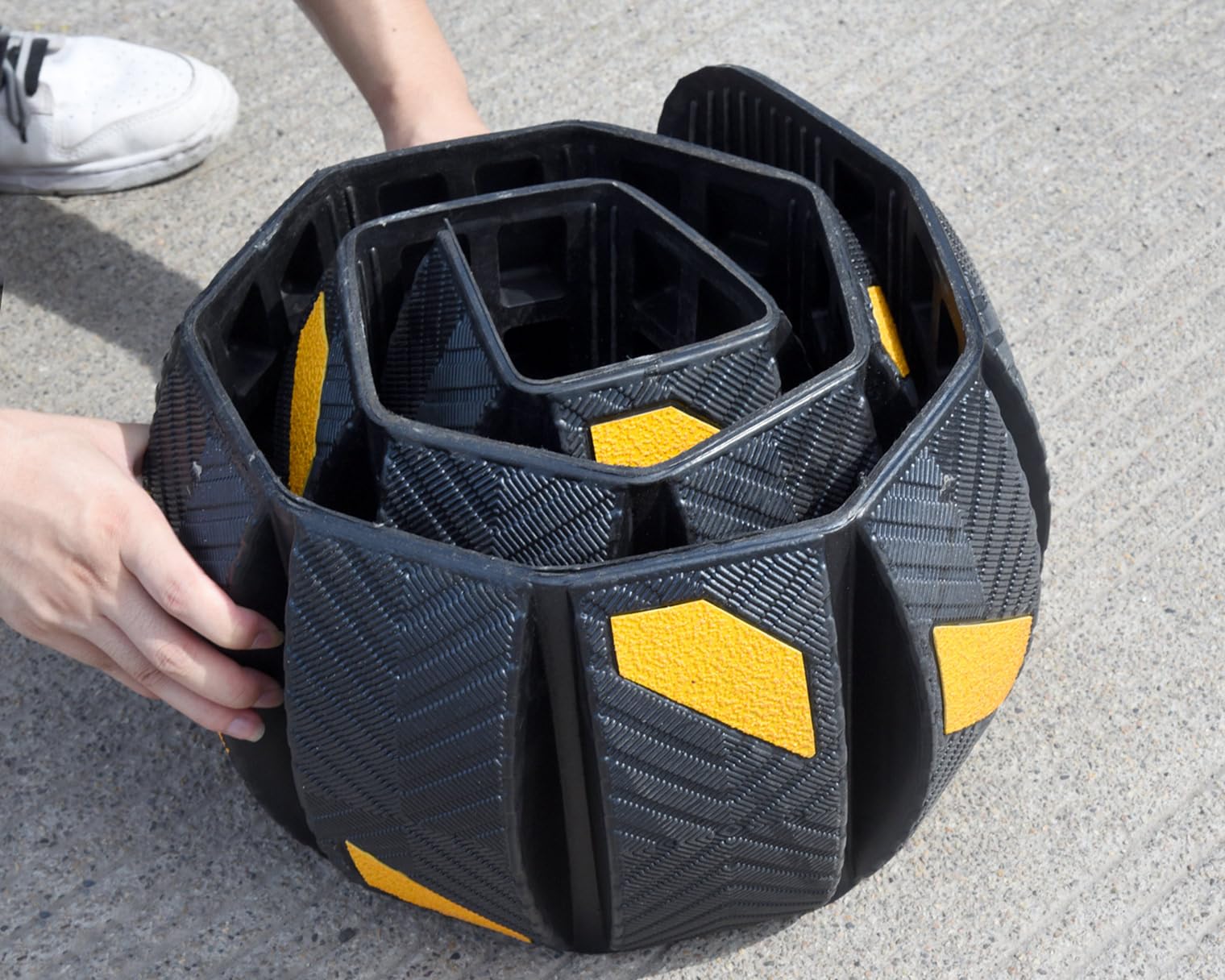 72" x 10" x 2" inch Portable Speed Bump Hump, 6' Feet Durable Collapsible Road Safety Bumps, Vehicles Hump Bumps for Asphalt Concrete Gravel Garage Driveway Roads Parking (72" Curlable Bump)