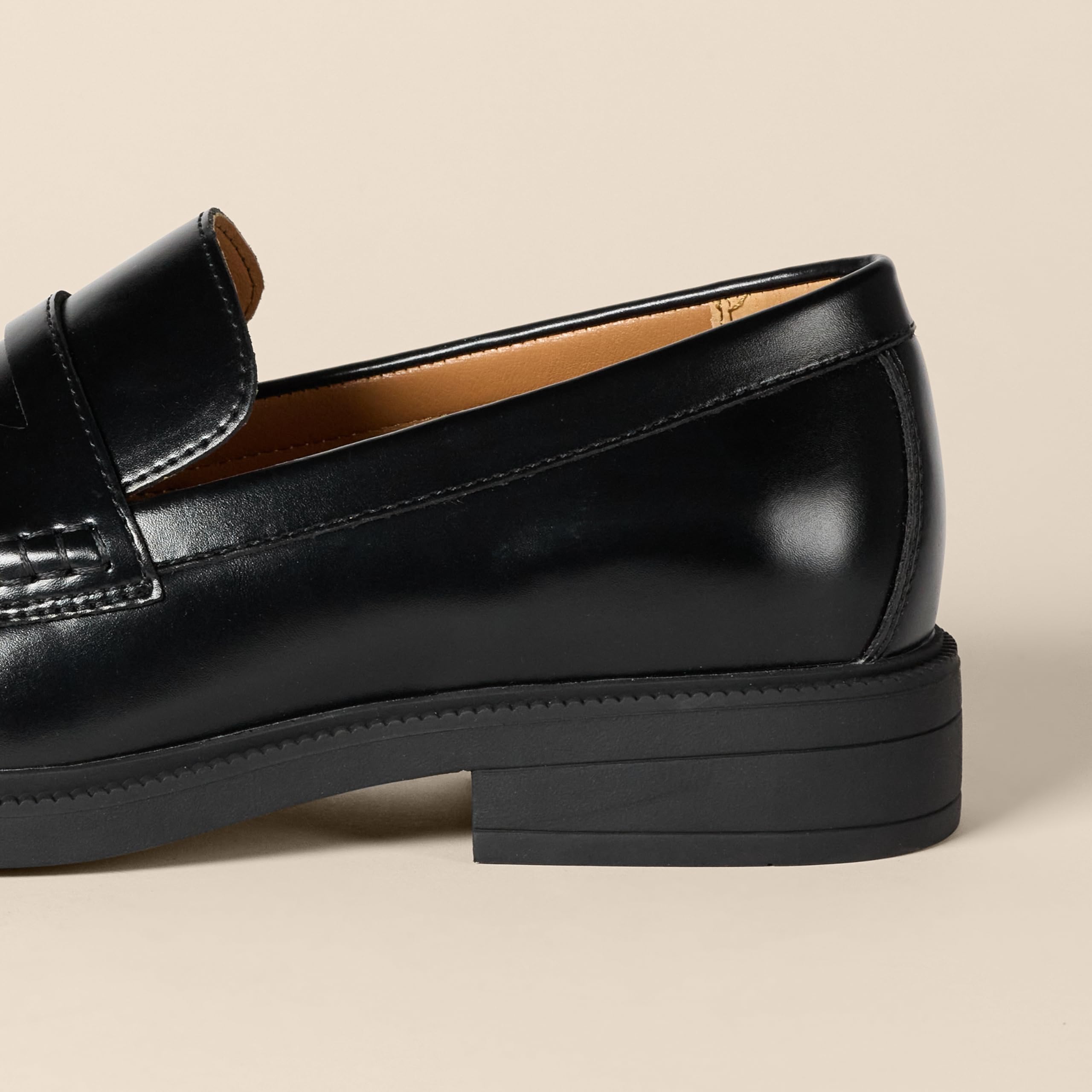 Amazon Essentials Men's Classic Penny Loafers Dress Shoes